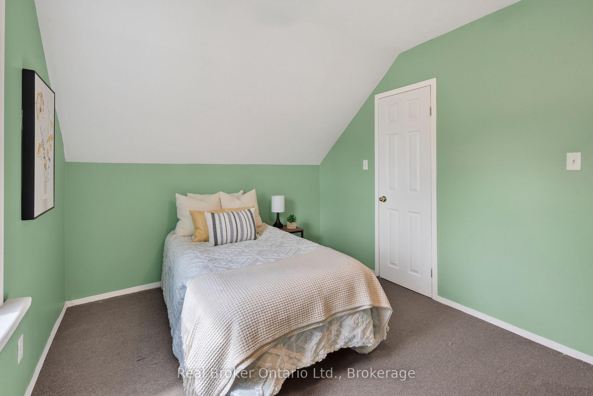 Photo 28 of 2 Herlan Avenue, Kitchener, Cherry Hill — HOMEH