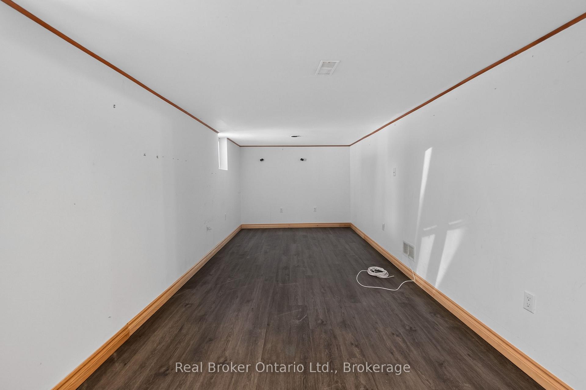 Photo 31 of 2 Herlan Avenue, Kitchener, Cherry Hill — HOMEH
