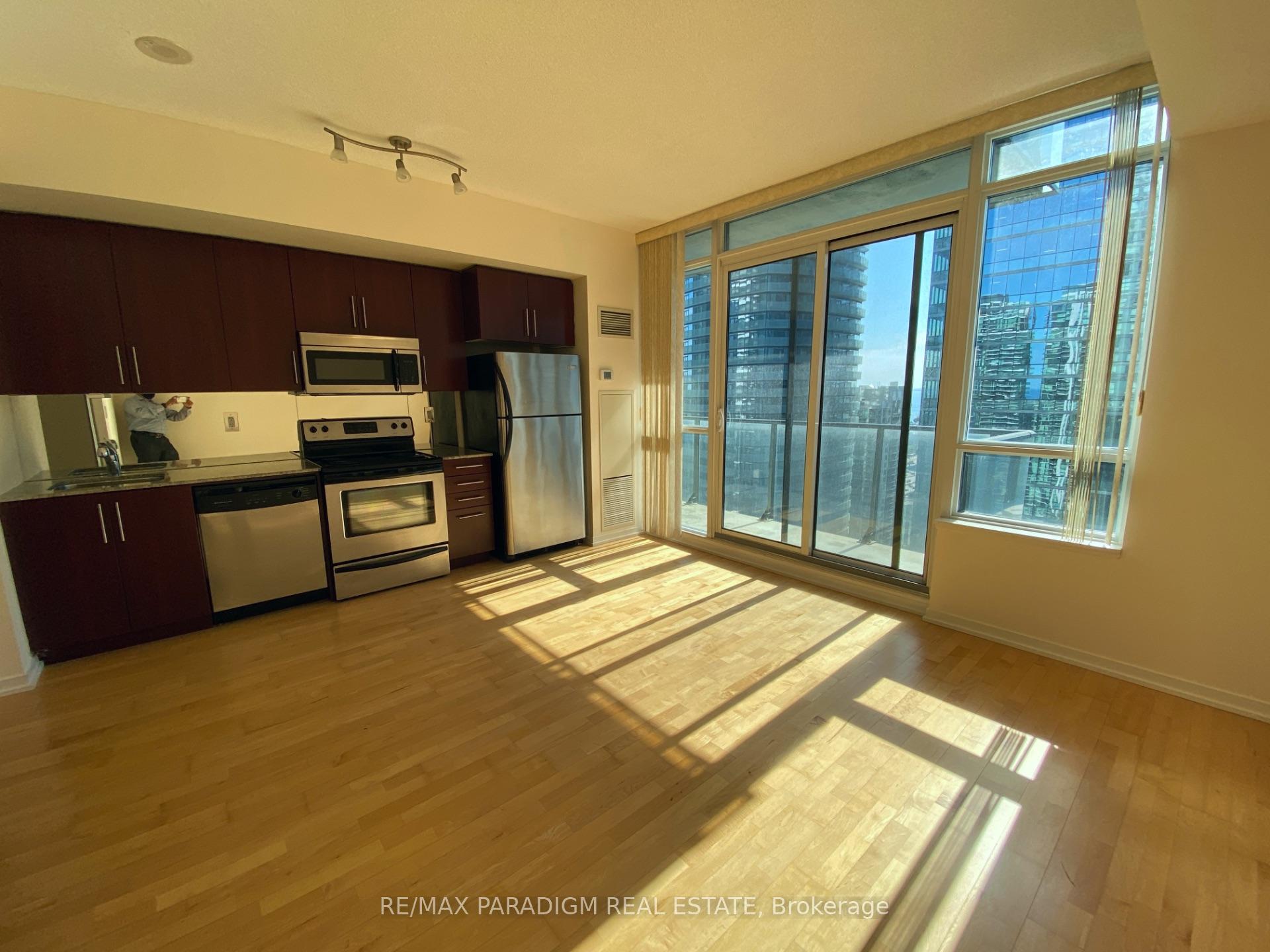 Photo 5 of Unit 3204, 65 Bremner Boulevard, Toronto, Waterfront Communities — HOMEH
