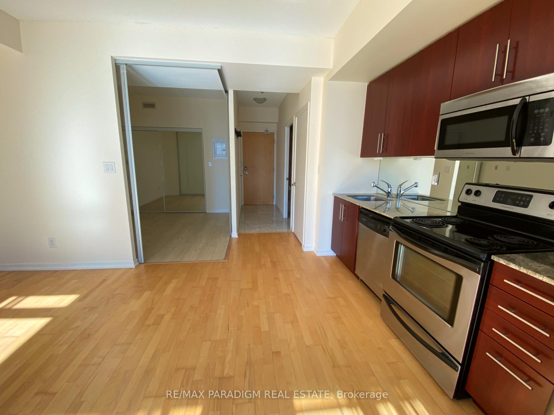 Photo 7 of Unit 3204, 65 Bremner Boulevard, Toronto, Waterfront Communities — HOMEH