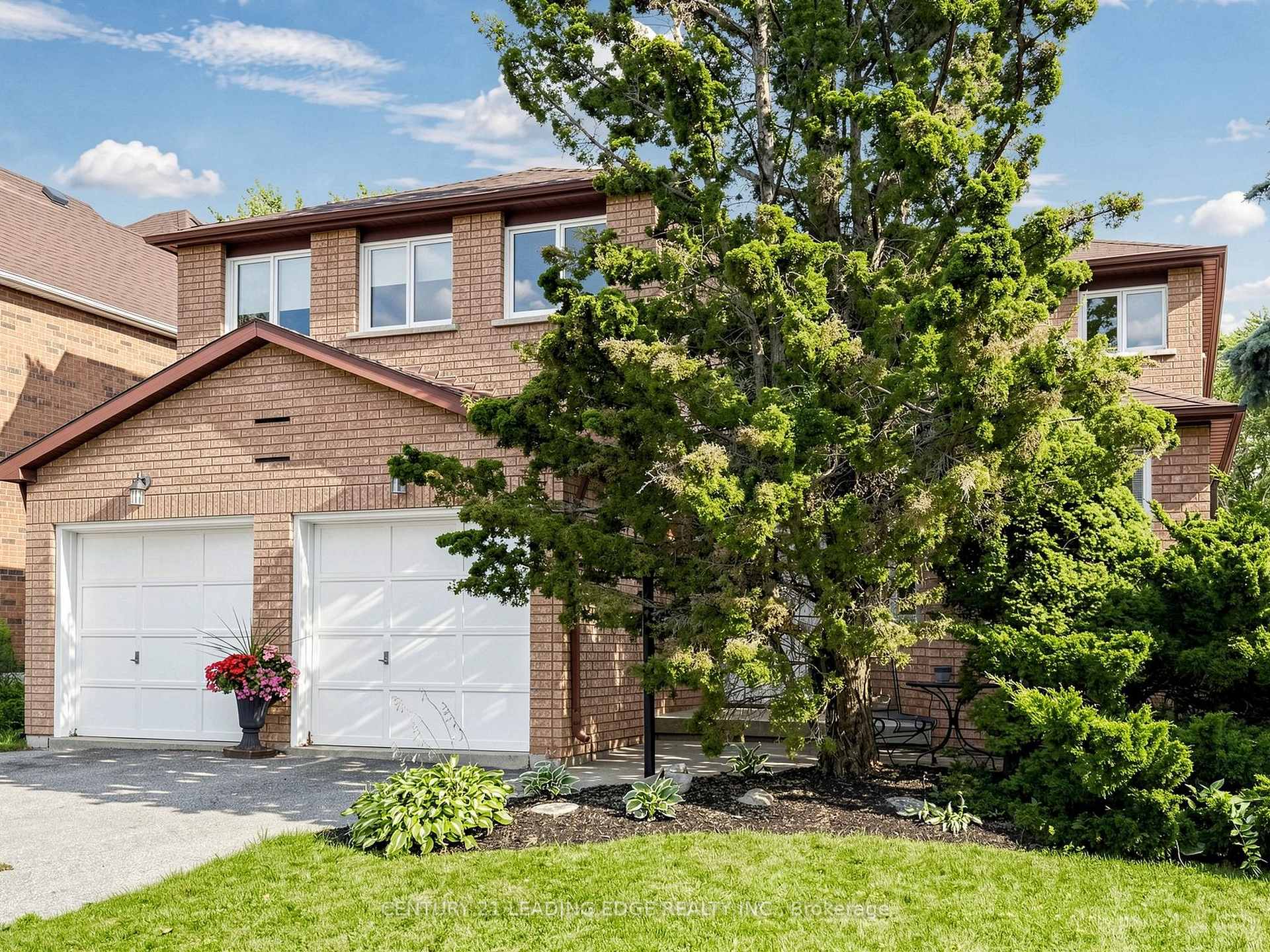 Photo 1 of 379 Manhattan Drive, Markham, Markville — HOMEH
