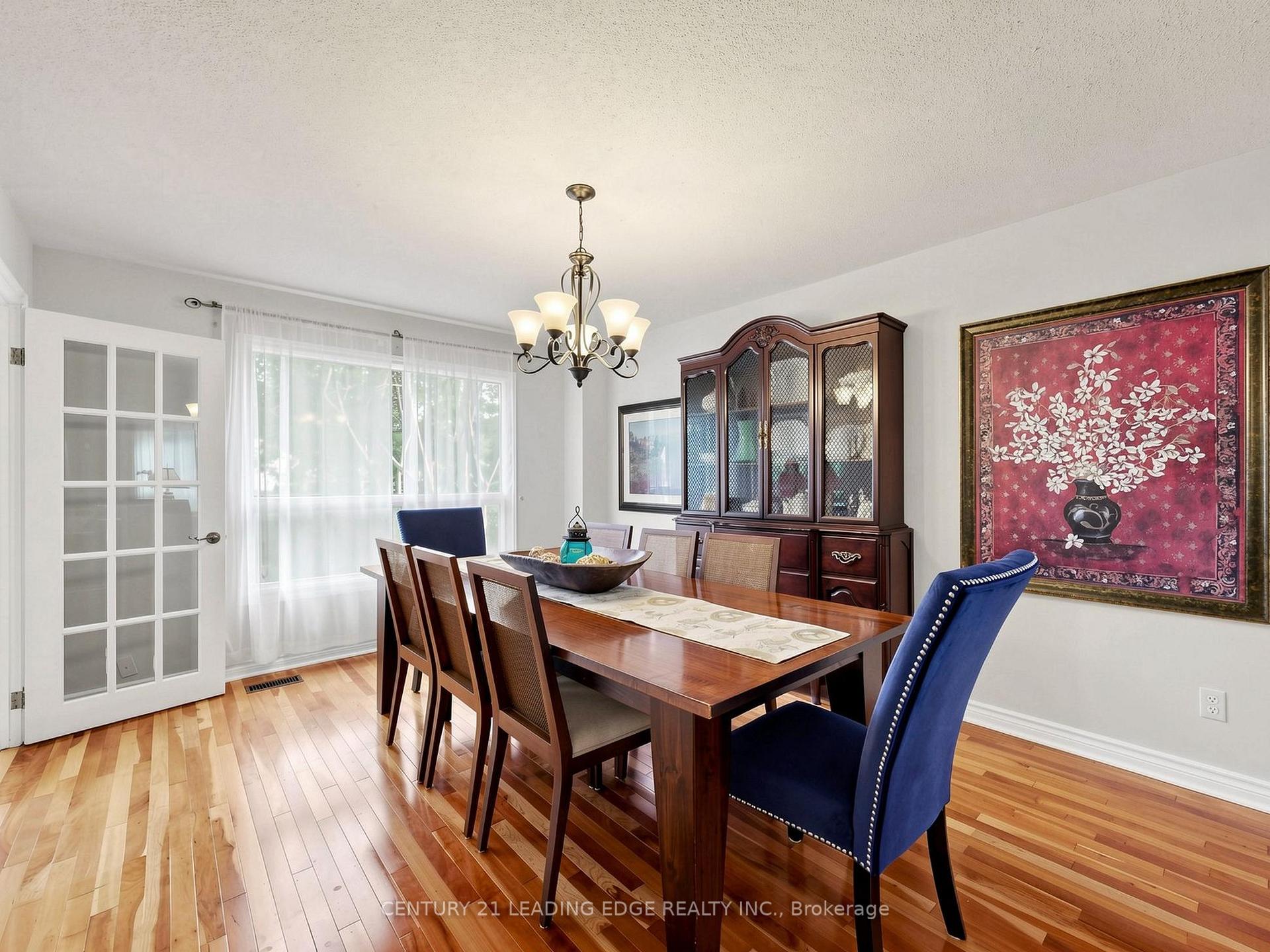 Photo 7 of 379 Manhattan Drive, Markham, Markville — HOMEH