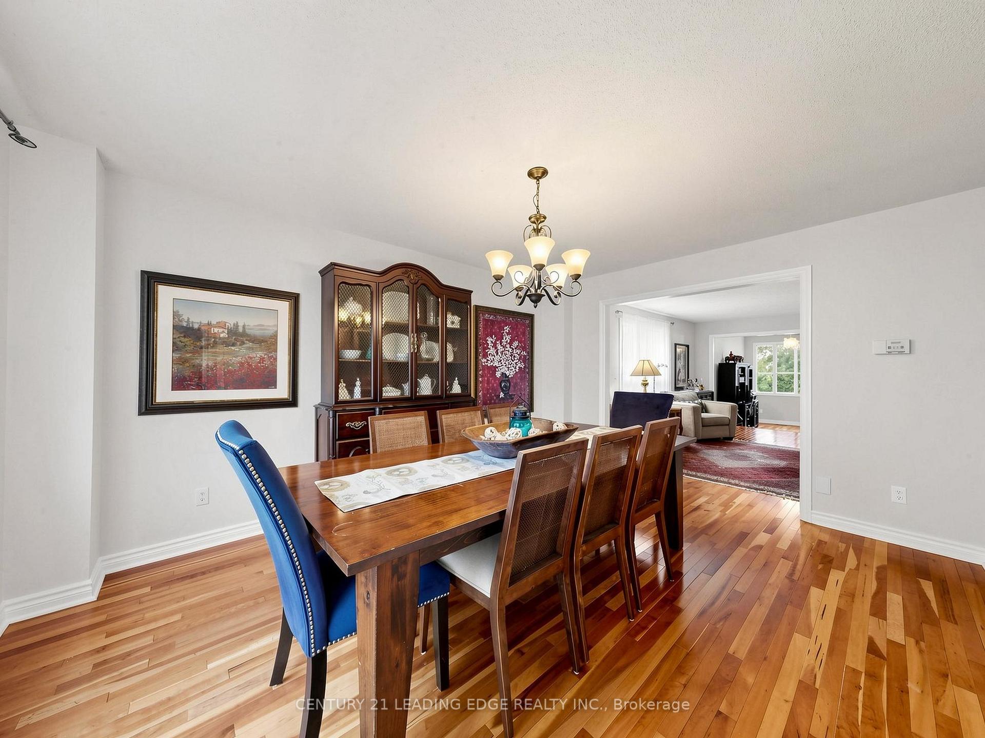 Photo 8 of 379 Manhattan Drive, Markham, Markville — HOMEH