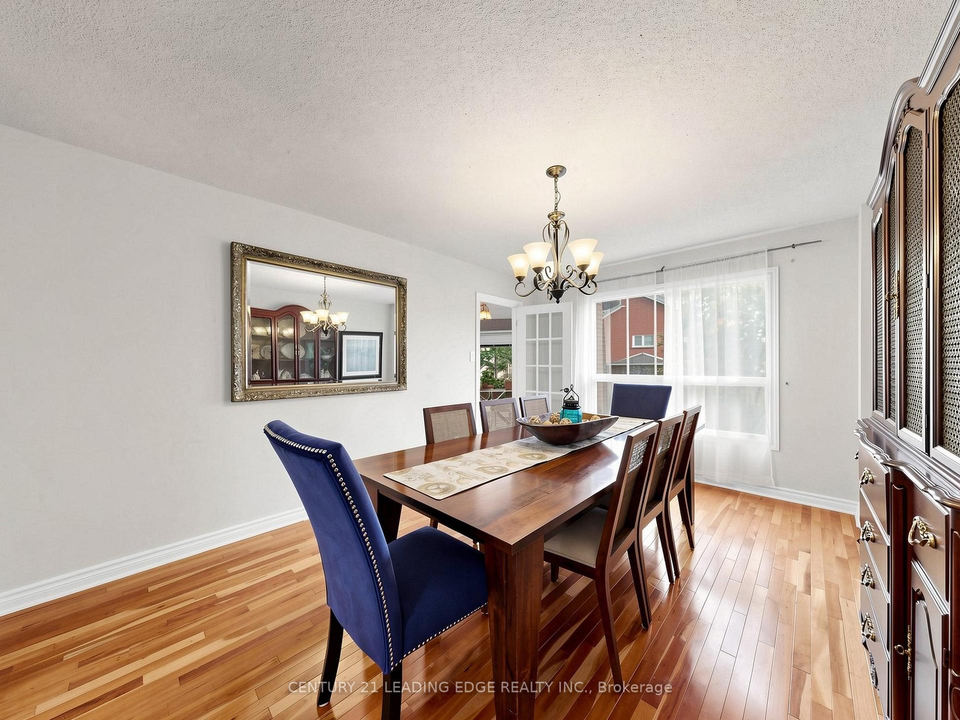 Photo 9 of 379 Manhattan Drive, Markham, Markville — HOMEH