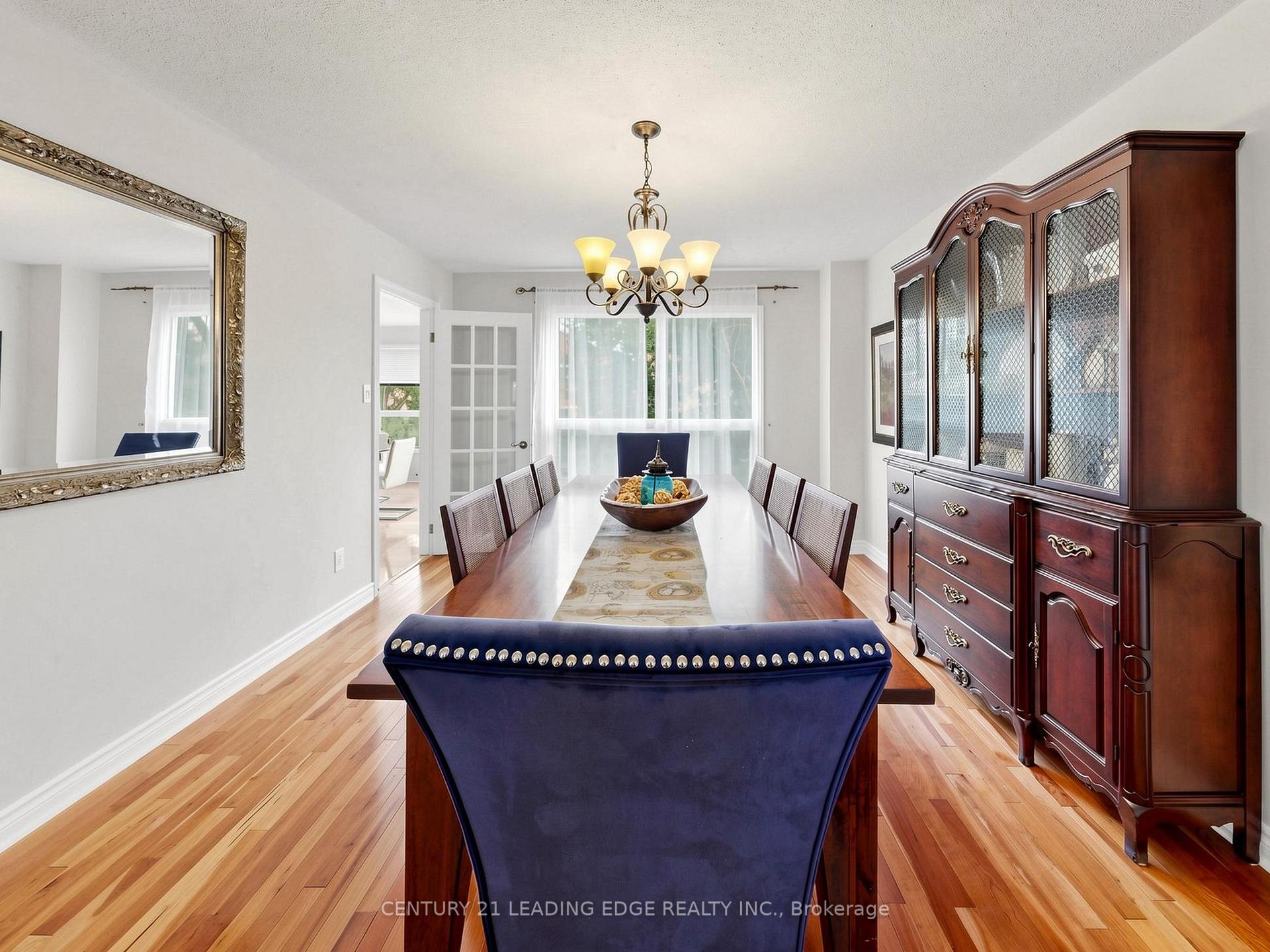Photo 10 of 379 Manhattan Drive, Markham, Markville — HOMEH
