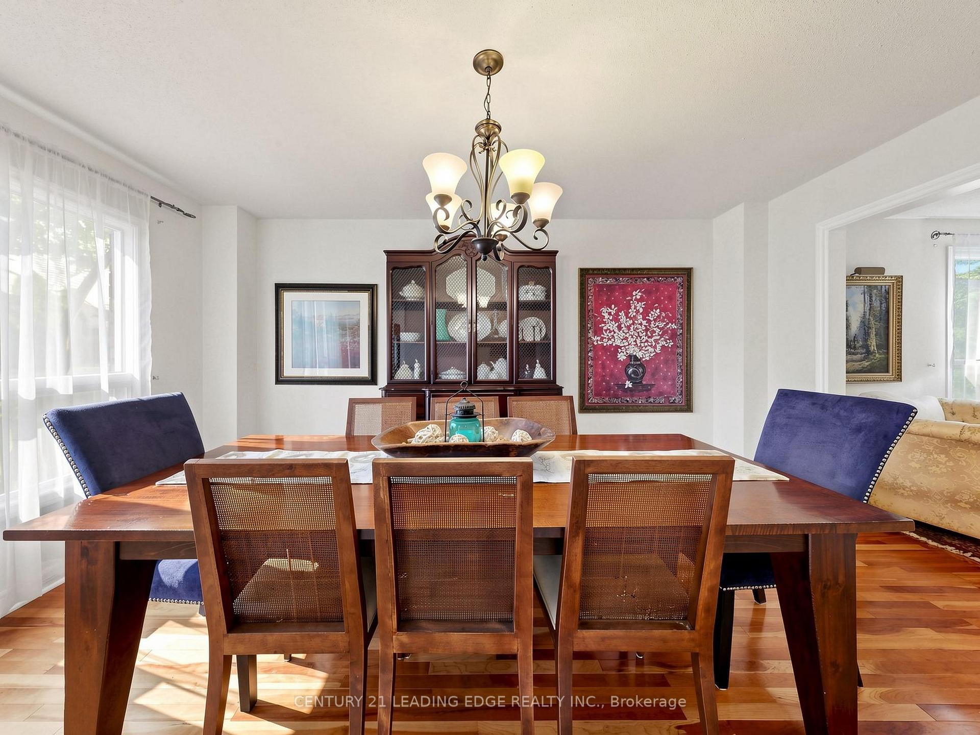 Photo 12 of 379 Manhattan Drive, Markham, Markville — HOMEH