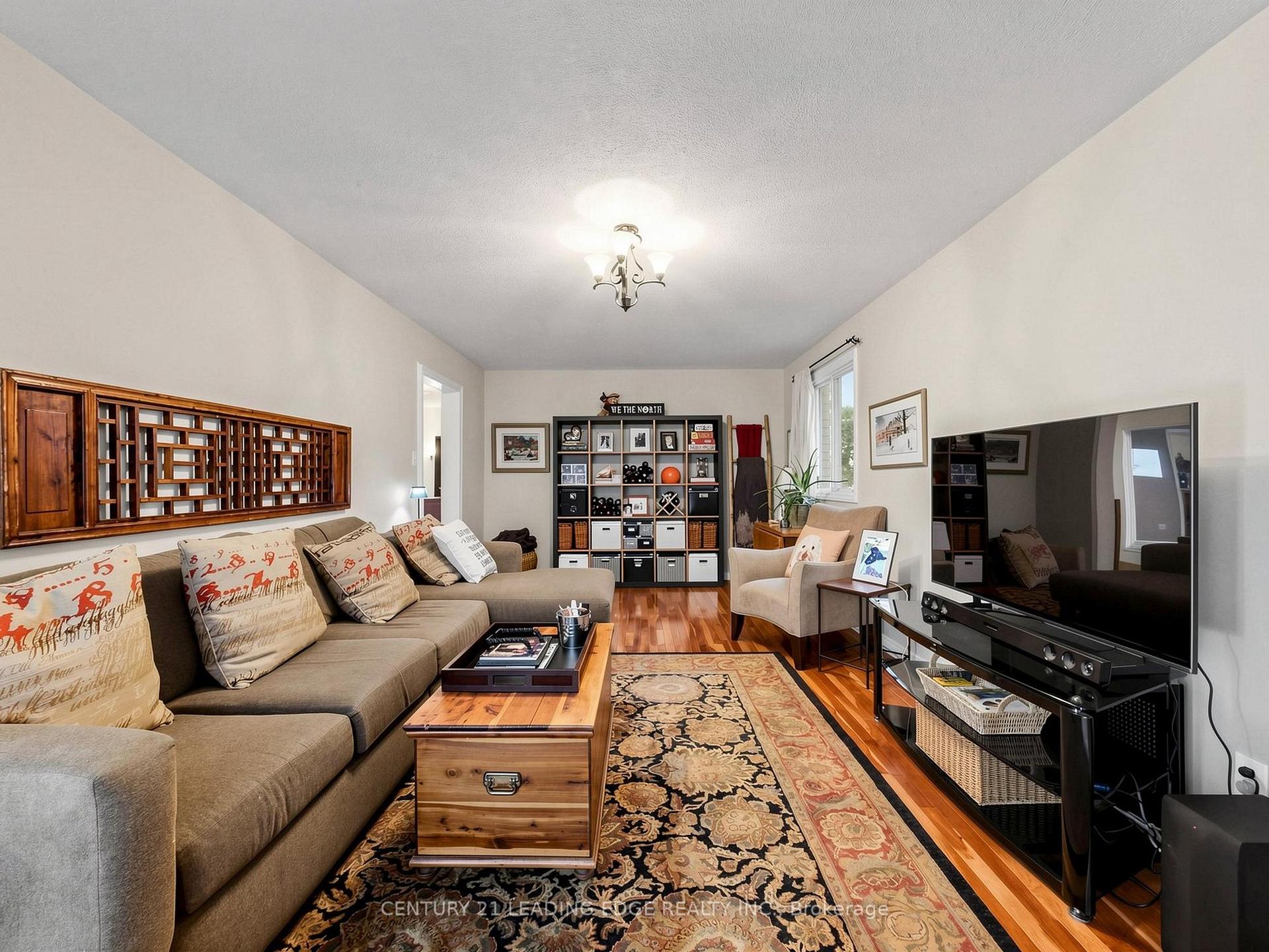 Photo 17 of 379 Manhattan Drive, Markham, Markville — HOMEH