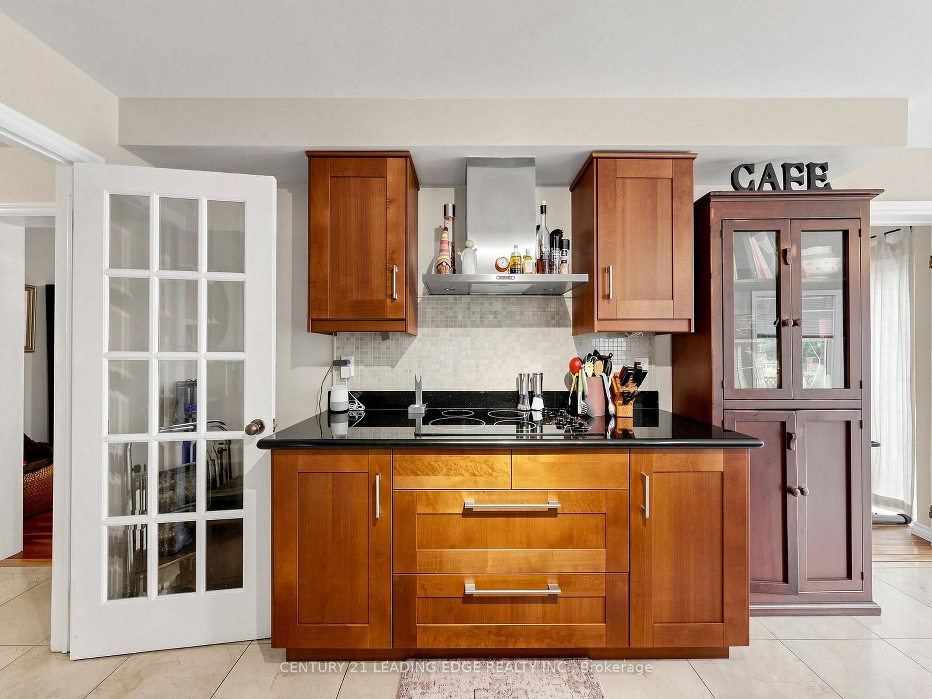Photo 24 of 379 Manhattan Drive, Markham, Markville — HOMEH