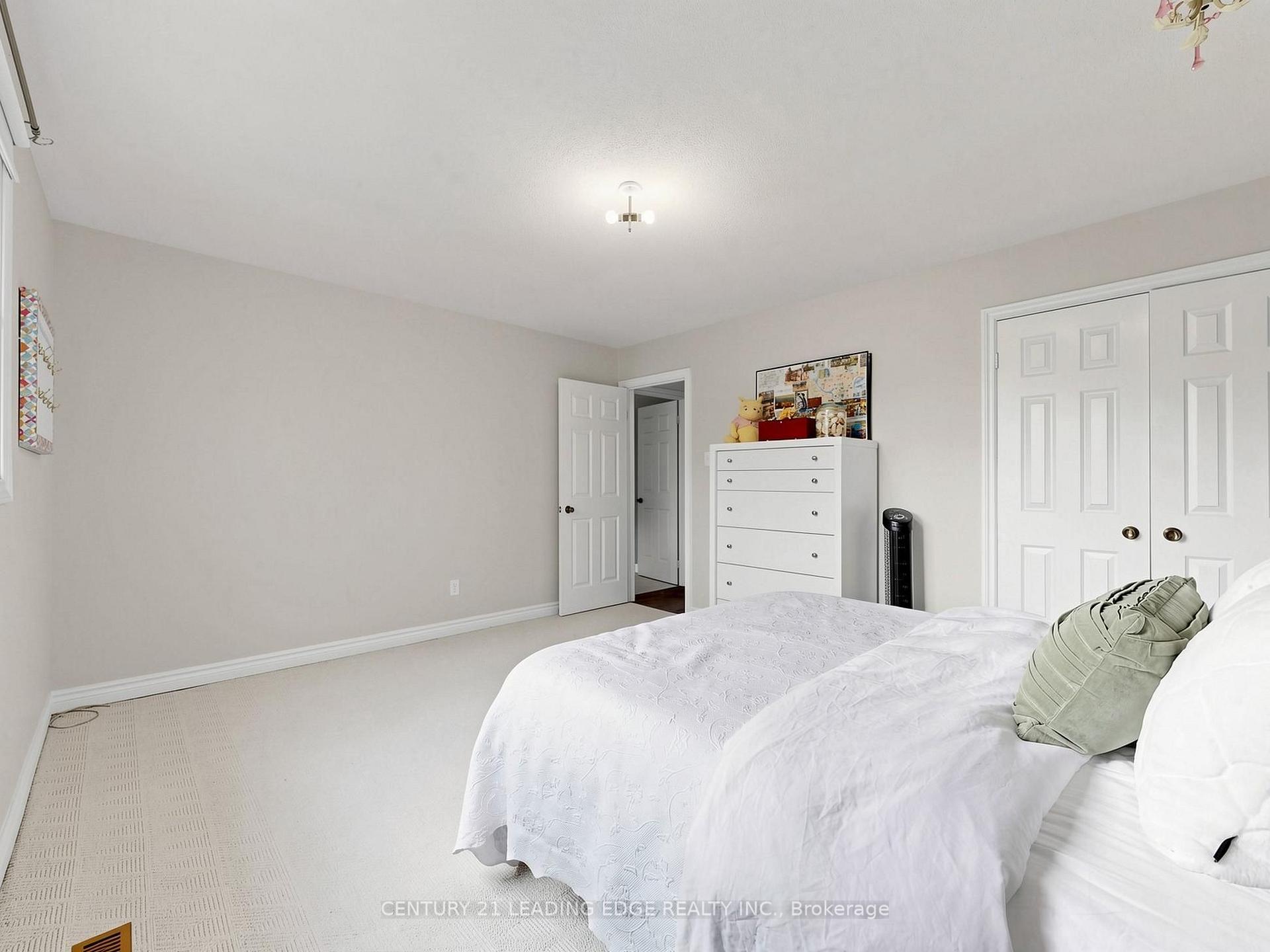 Photo 35 of 379 Manhattan Drive, Markham, Markville — HOMEH