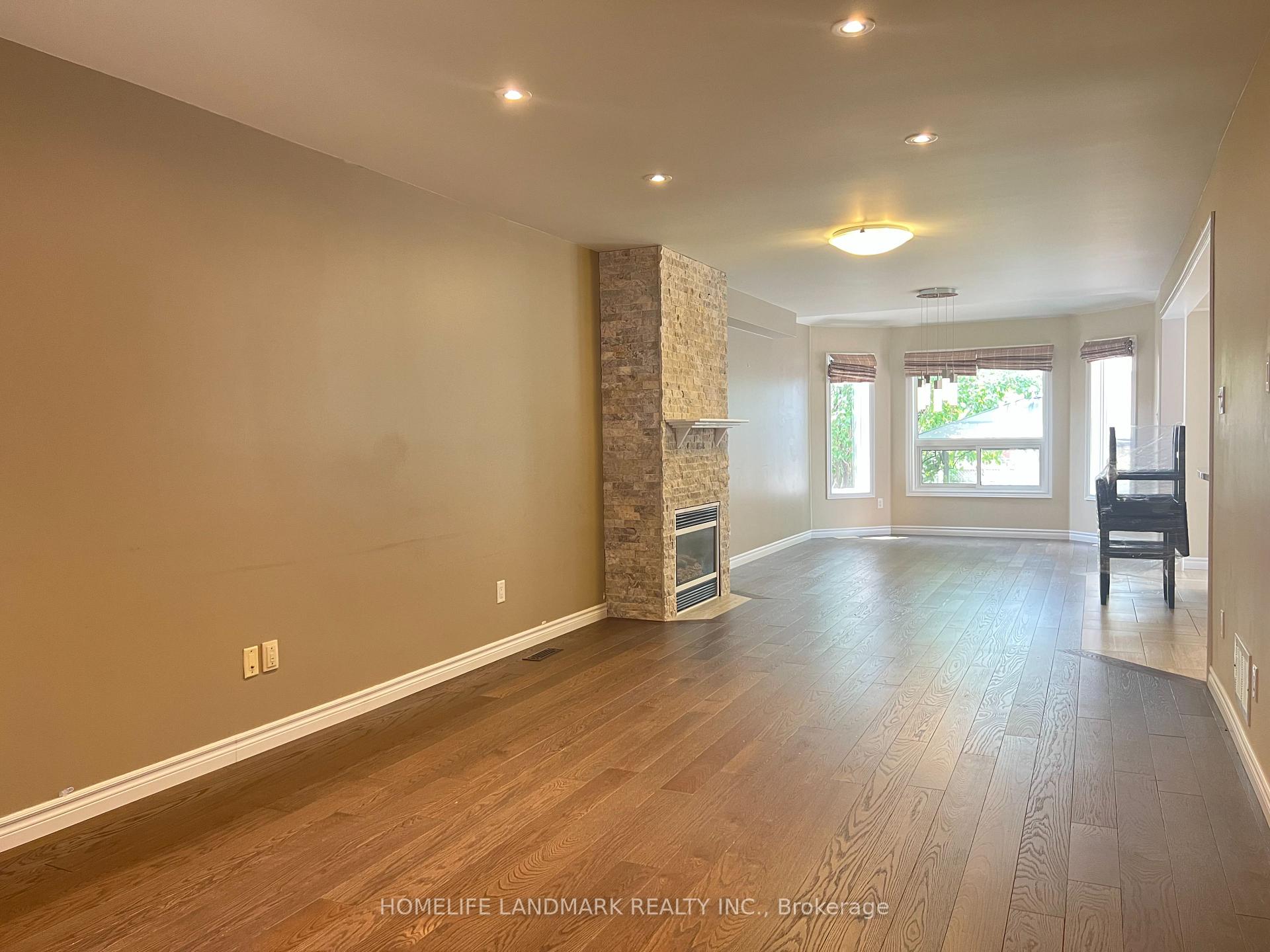 Photo 3 of 71 Steele Valley Court, Whitby, Rolling Acres — HOMEH