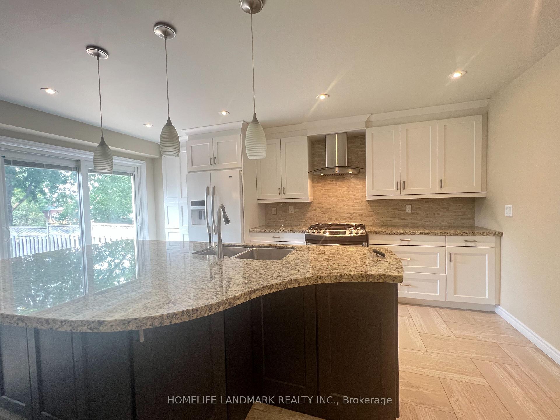 Photo 5 of 71 Steele Valley Court, Whitby, Rolling Acres — HOMEH