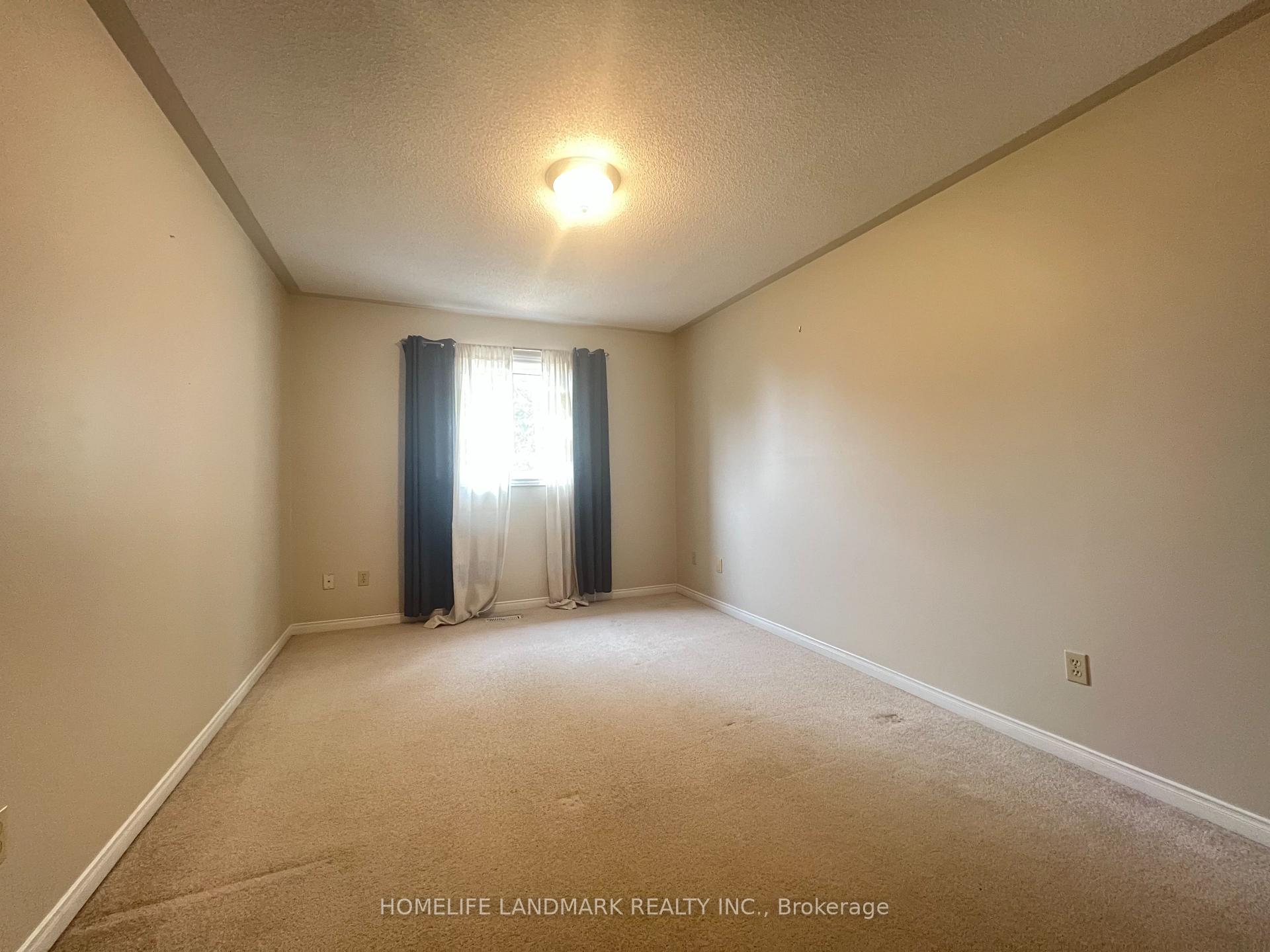 Photo 9 of 71 Steele Valley Court, Whitby, Rolling Acres — HOMEH