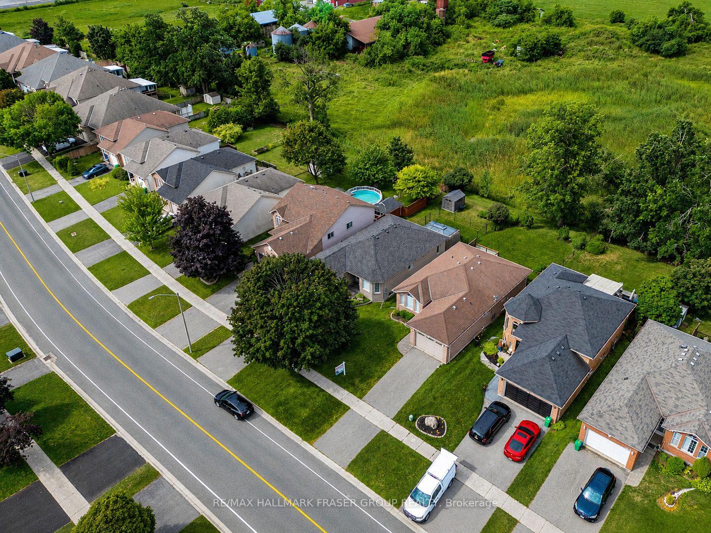 Photo 3 of 3067 Westridge Boulevard, Peterborough, Monaghan Ward 2 — HOMEH
