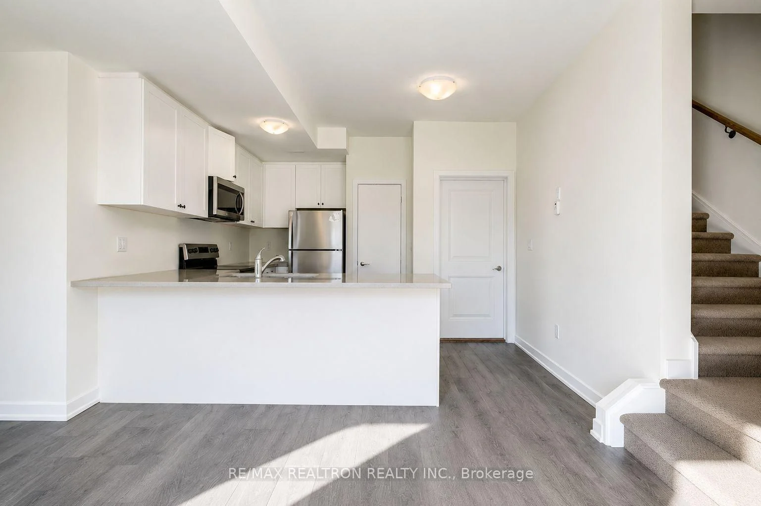 Photo 4 of Unit 1104, 160 Densmore Road, Cobourg — HOMEH