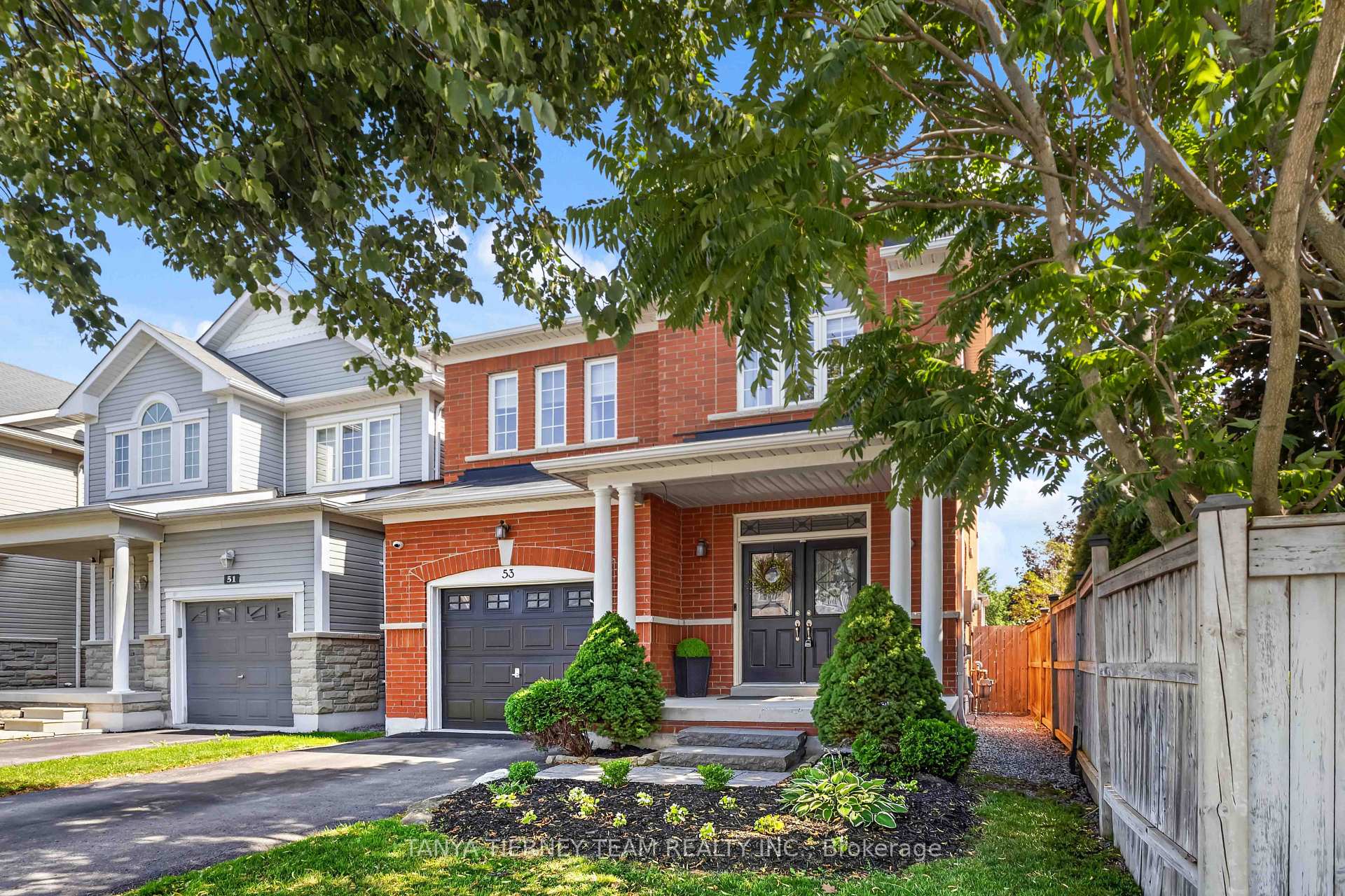 Photo 2 of 53 Chiswick Avenue, Whitby, Brooklin — HOMEH