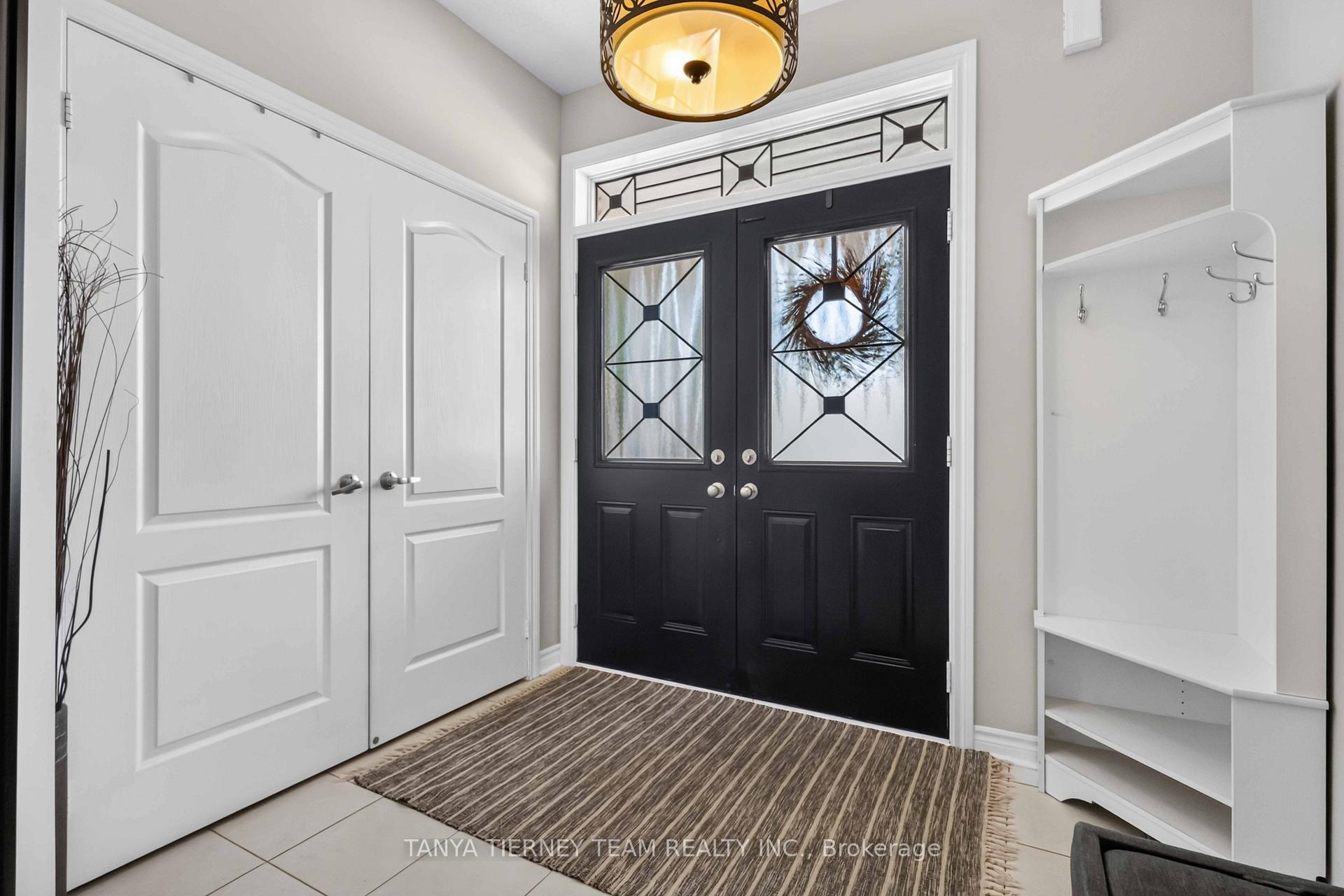Photo 4 of 53 Chiswick Avenue, Whitby, Brooklin — HOMEH