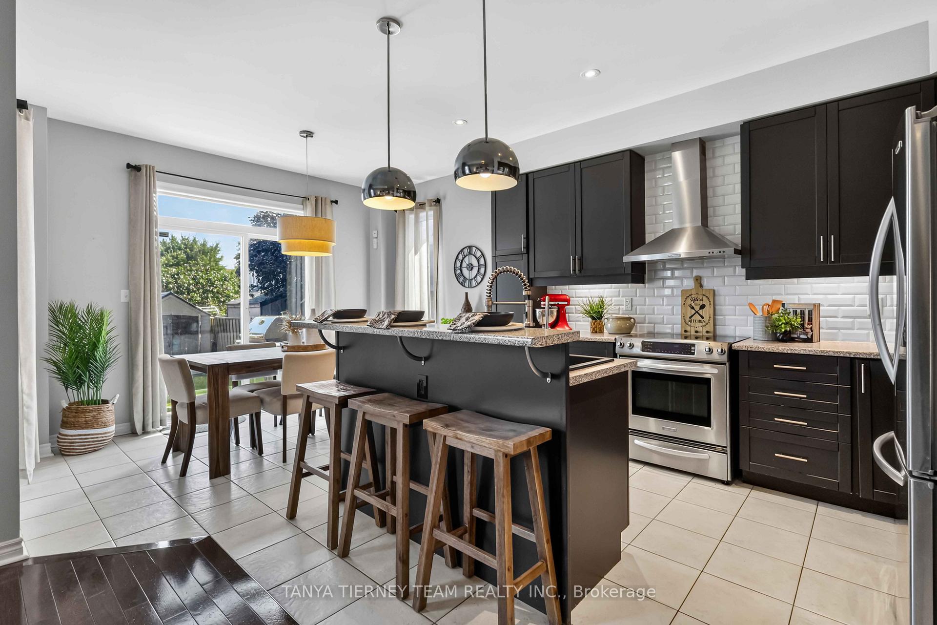 Photo 16 of 53 Chiswick Avenue, Whitby, Brooklin — HOMEH