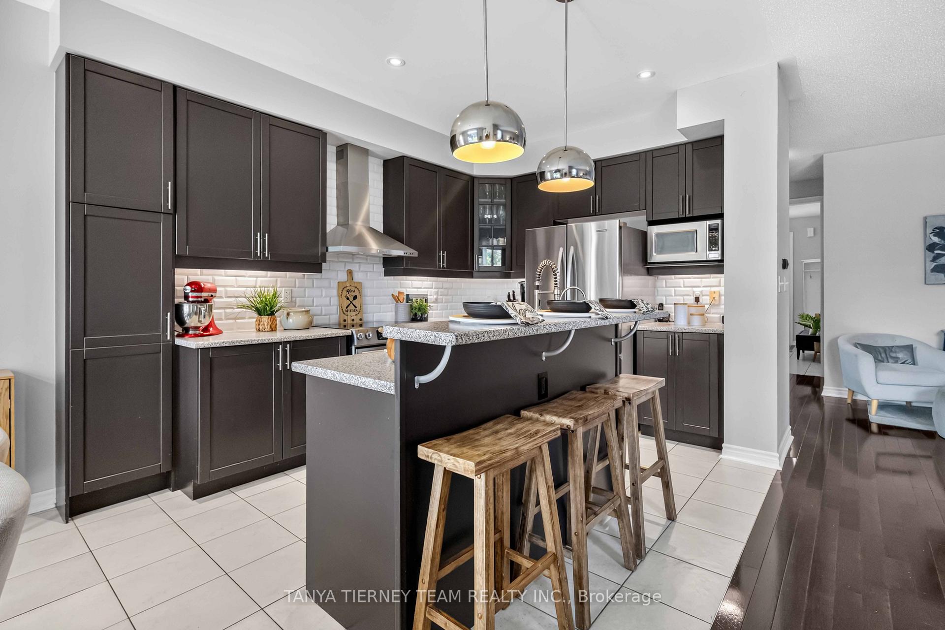 Photo 19 of 53 Chiswick Avenue, Whitby, Brooklin — HOMEH