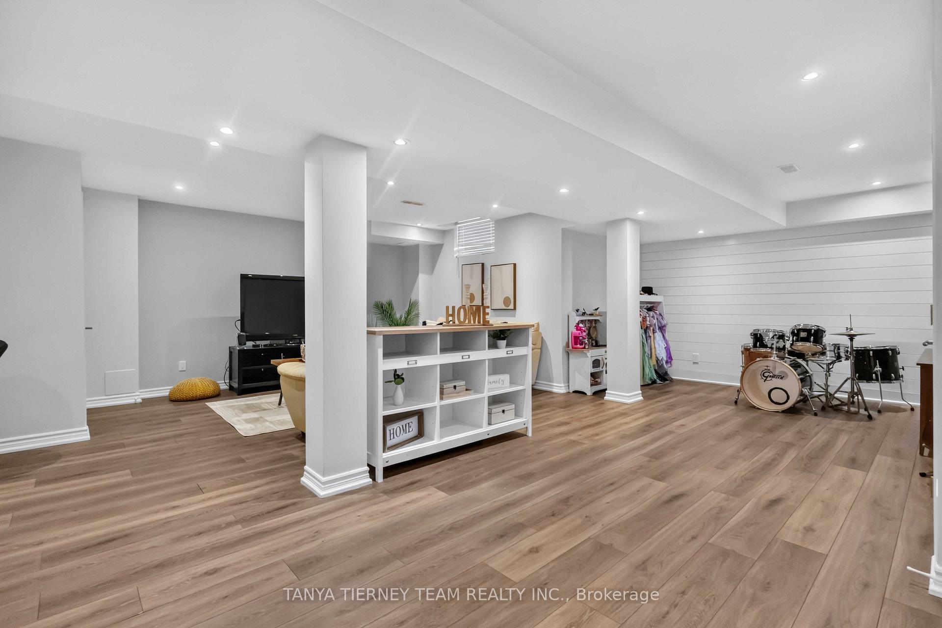Photo 40 of 53 Chiswick Avenue, Whitby, Brooklin — HOMEH