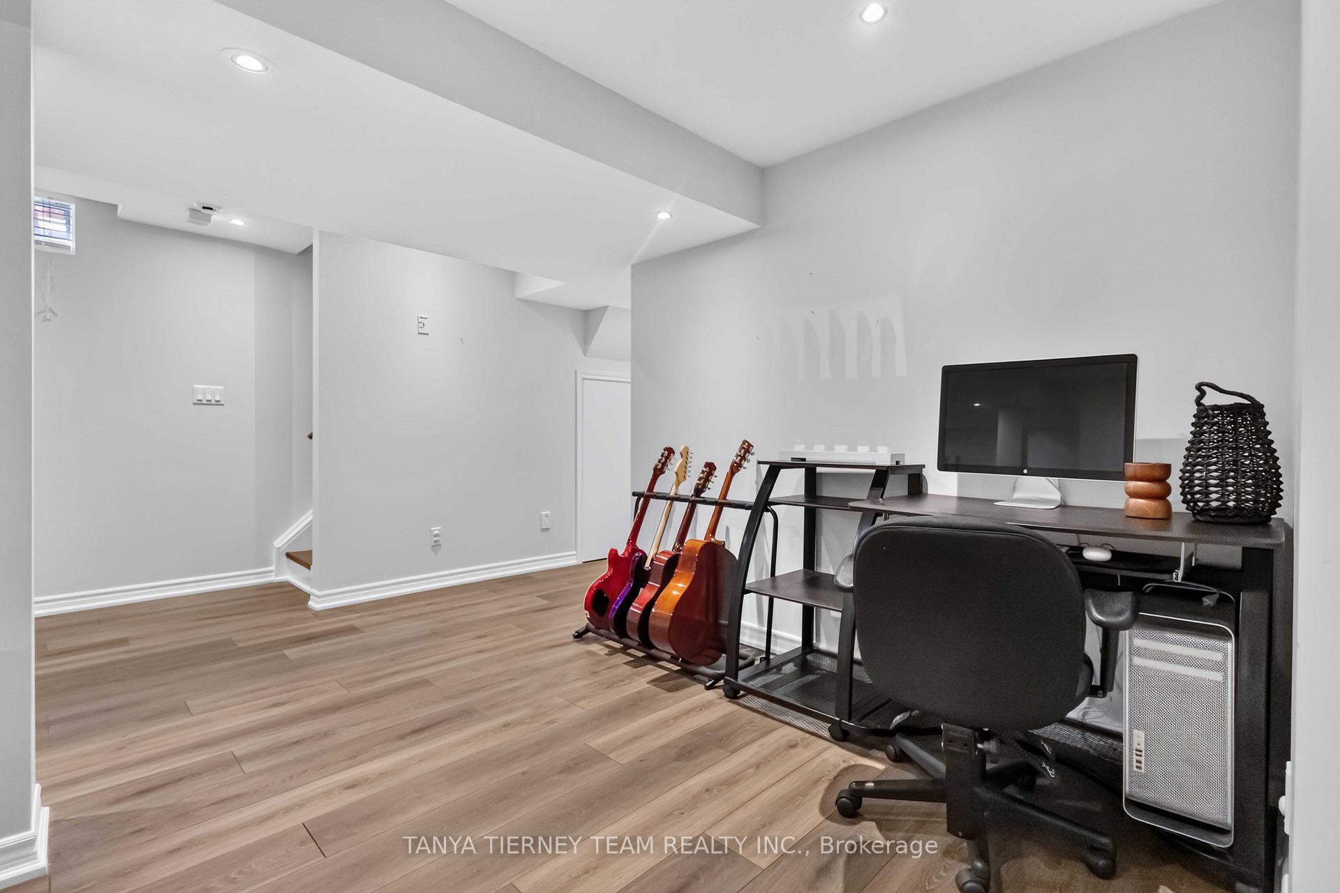 Photo 43 of 53 Chiswick Avenue, Whitby, Brooklin — HOMEH