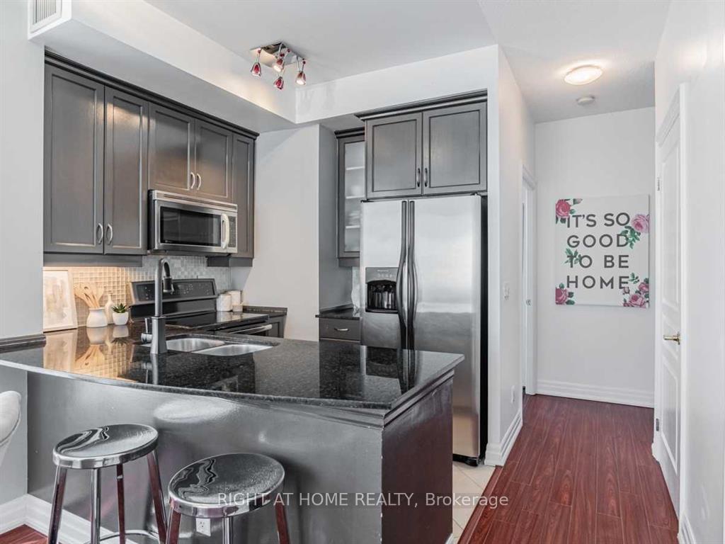 Photo 5 of Unit 207, 2087 Lake Shore Boulevard W, Etobicoke, Mimico — HOMEH