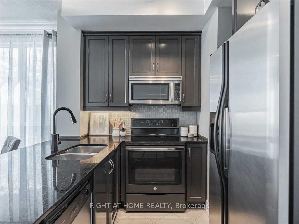 Photo 6 of Unit 207, 2087 Lake Shore Boulevard W, Etobicoke, Mimico — HOMEH