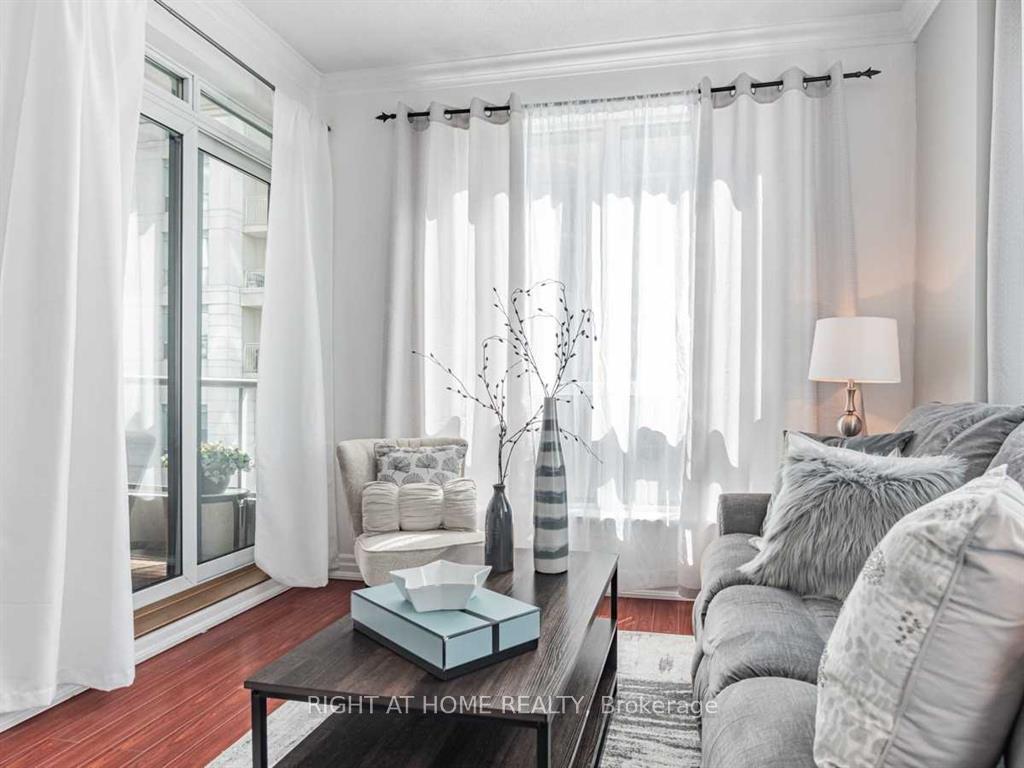Photo 10 of Unit 207, 2087 Lake Shore Boulevard W, Etobicoke, Mimico — HOMEH