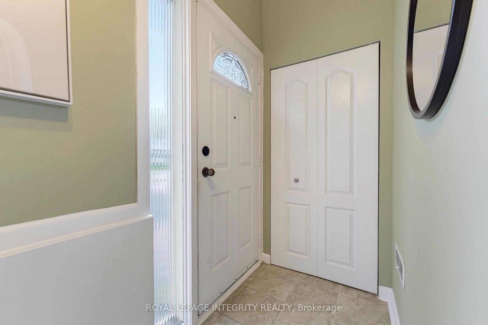 Photo 4 of 2393 Iris Street, Ottawa, Parkway Park — HOMEH