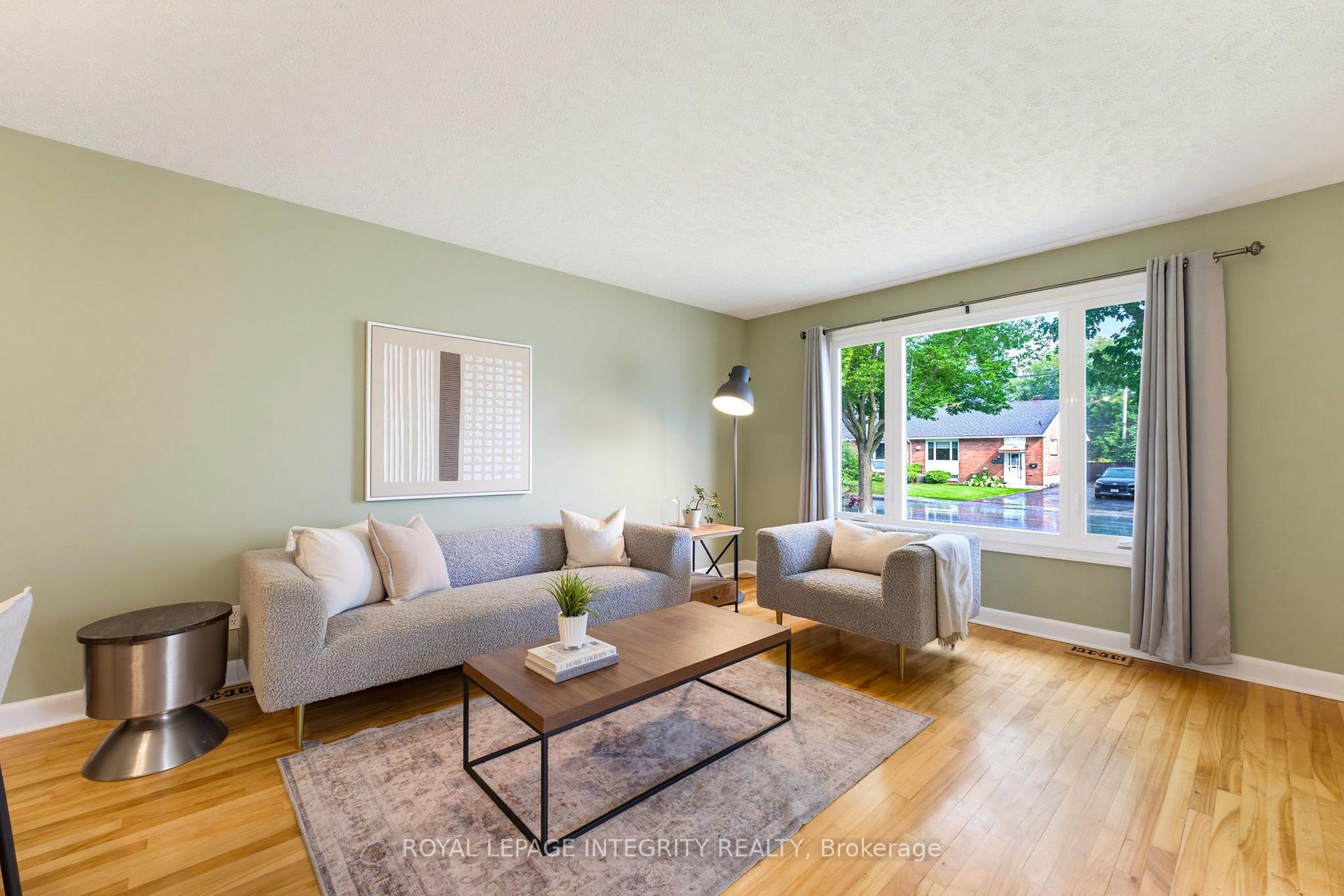 Photo 7 of 2393 Iris Street, Ottawa, Parkway Park — HOMEH