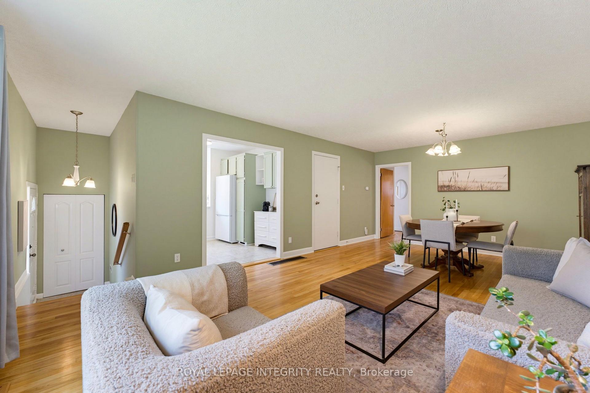 Photo 8 of 2393 Iris Street, Ottawa, Parkway Park — HOMEH