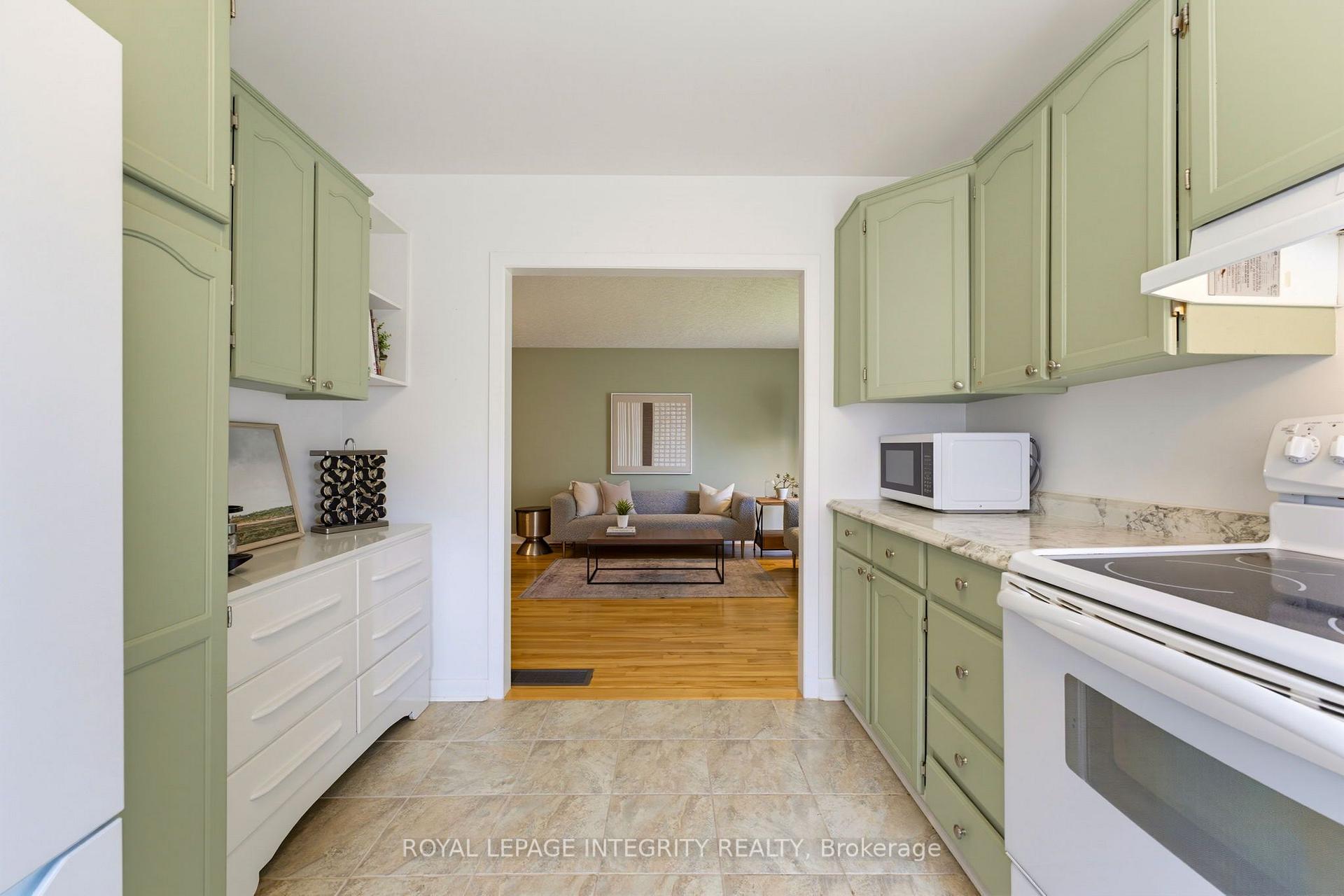 Photo 14 of 2393 Iris Street, Ottawa, Parkway Park — HOMEH
