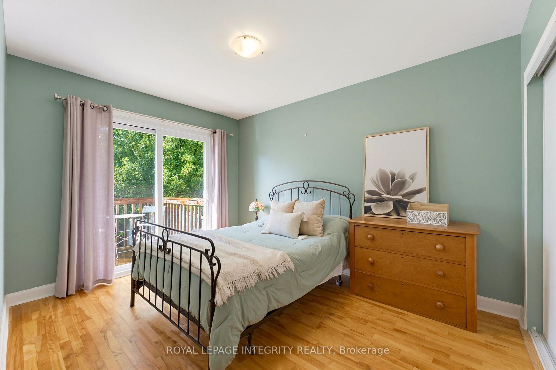 Photo 17 of 2393 Iris Street, Ottawa, Parkway Park — HOMEH