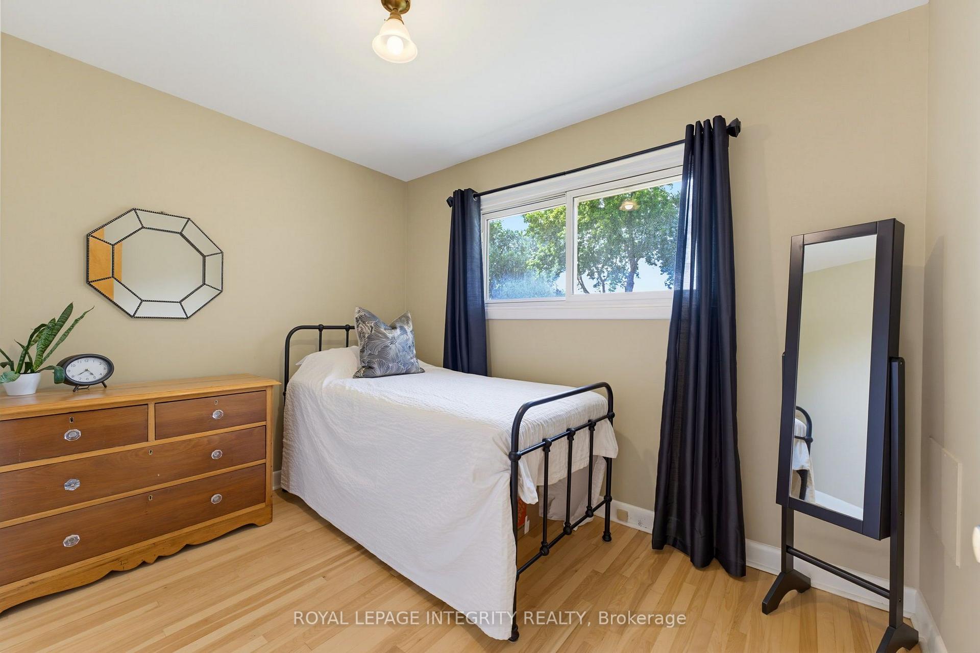 Photo 18 of 2393 Iris Street, Ottawa, Parkway Park — HOMEH