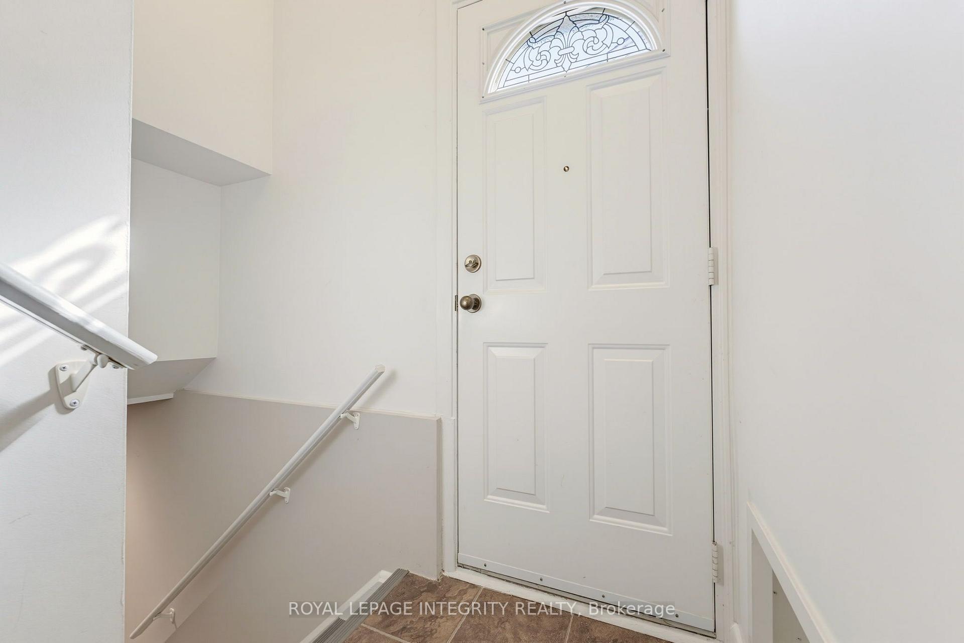 Photo 22 of 2393 Iris Street, Ottawa, Parkway Park — HOMEH