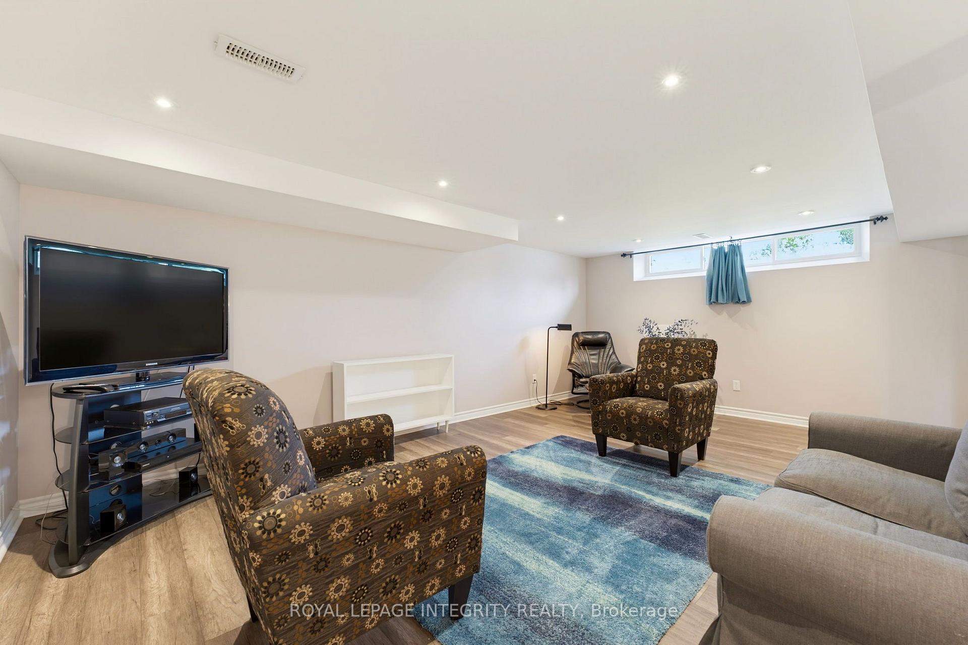 Photo 26 of 2393 Iris Street, Ottawa, Parkway Park — HOMEH
