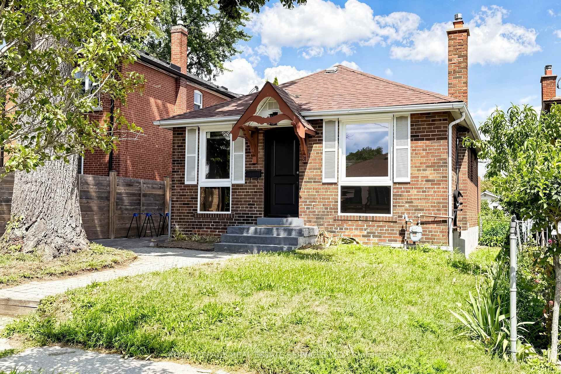 Photo 1 of 31 Rosemeade Avenue, Etobicoke, Stonegate-Queensway — HOMEH