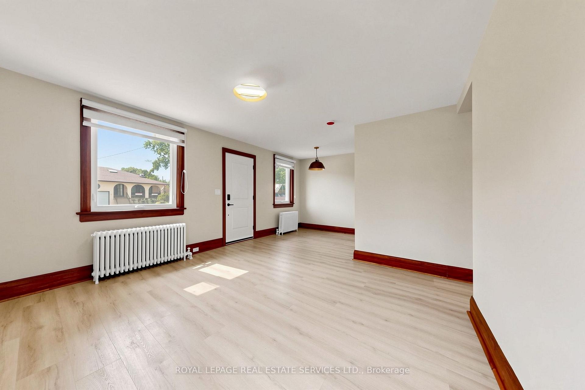 Photo 8 of 31 Rosemeade Avenue, Etobicoke, Stonegate-Queensway — HOMEH