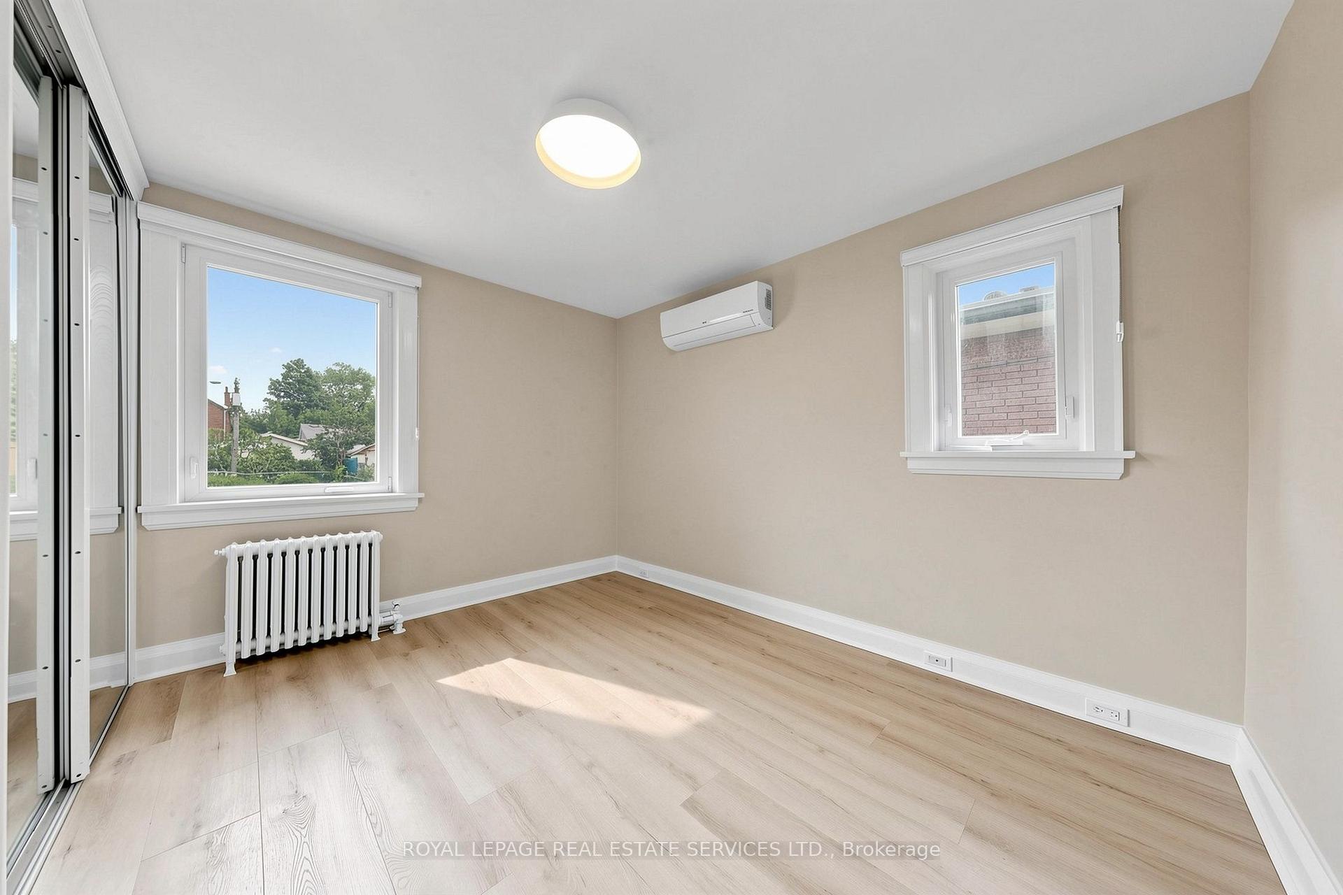 Photo 16 of 31 Rosemeade Avenue, Etobicoke, Stonegate-Queensway — HOMEH