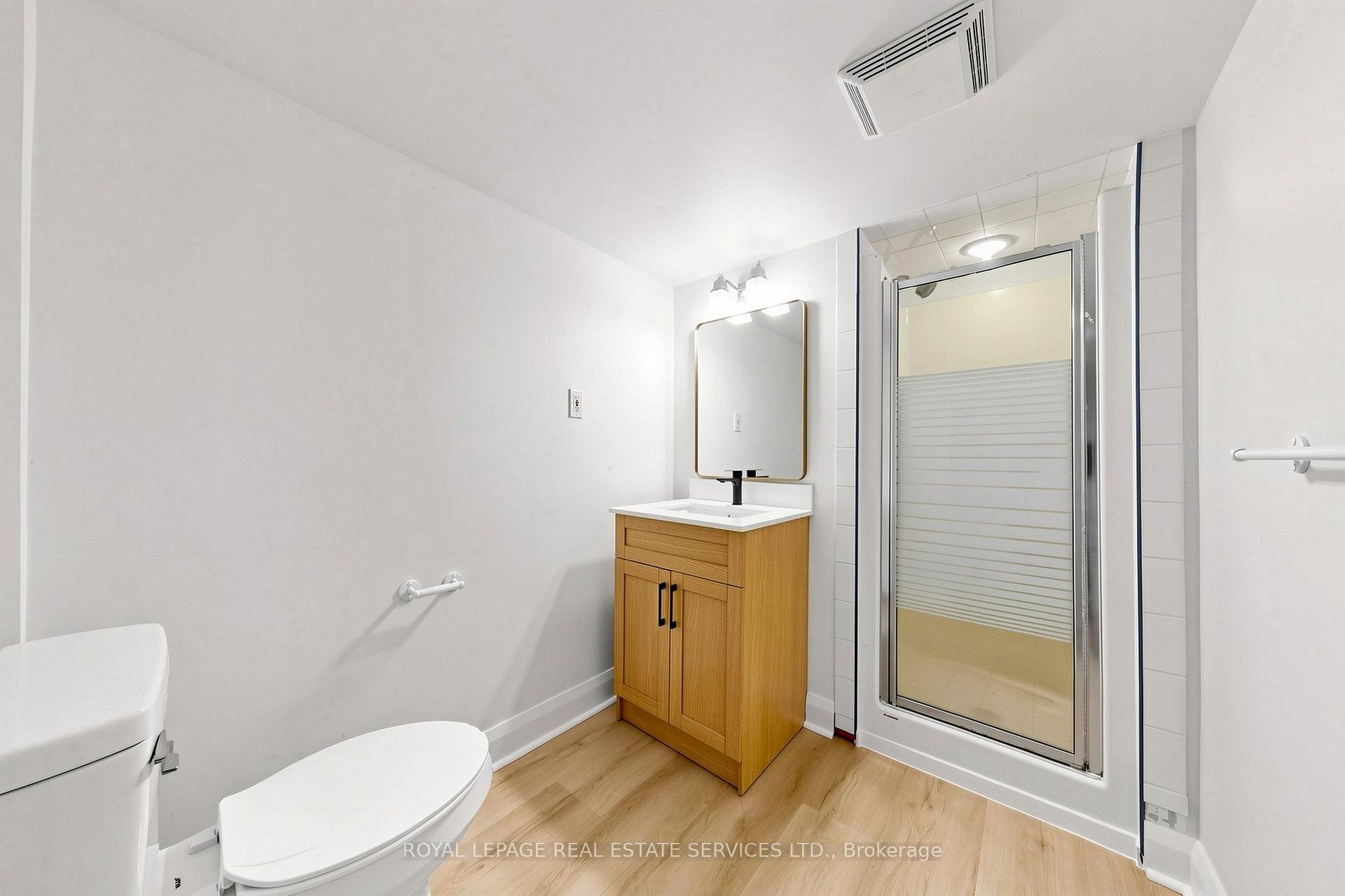 Photo 30 of 31 Rosemeade Avenue, Etobicoke, Stonegate-Queensway — HOMEH