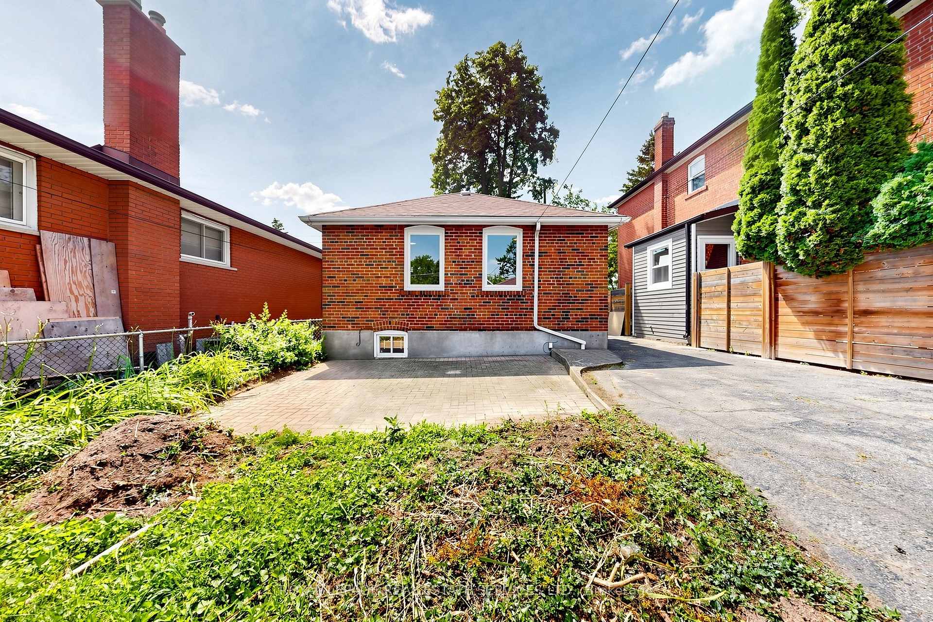 Photo 40 of 31 Rosemeade Avenue, Etobicoke, Stonegate-Queensway — HOMEH