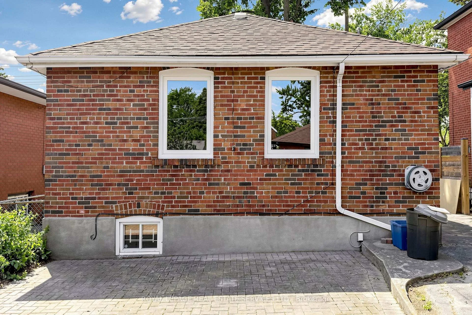 Photo 5 of 31 Rosemeade Avenue, Etobicoke, Stonegate-Queensway — HOMEH