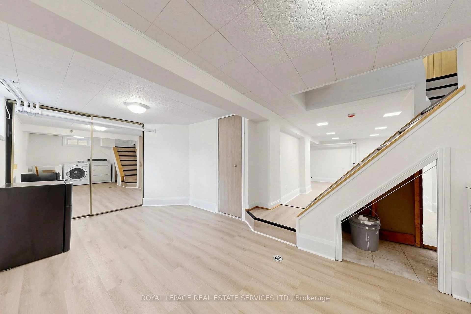 Photo 33 of 31 Rosemeade Avenue, Etobicoke, Stonegate-Queensway — HOMEH