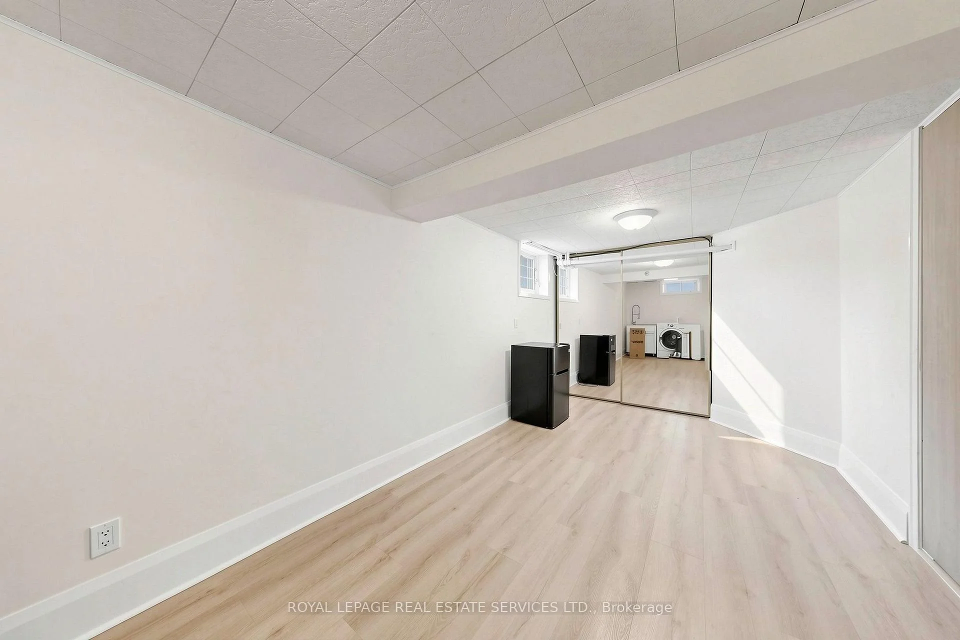 Photo 37 of 31 Rosemeade Avenue, Etobicoke, Stonegate-Queensway — HOMEH