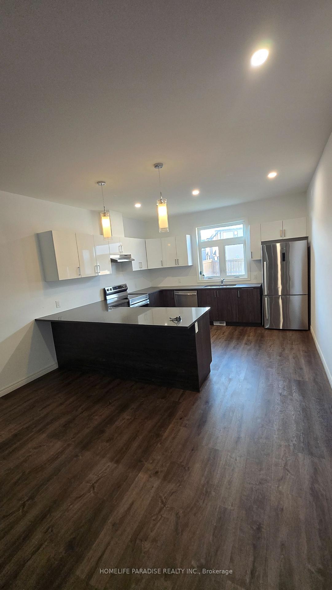 Photo 4 of Unit 12, 125 Summerside Mews, Pelham, Fonthill — HOMEH
