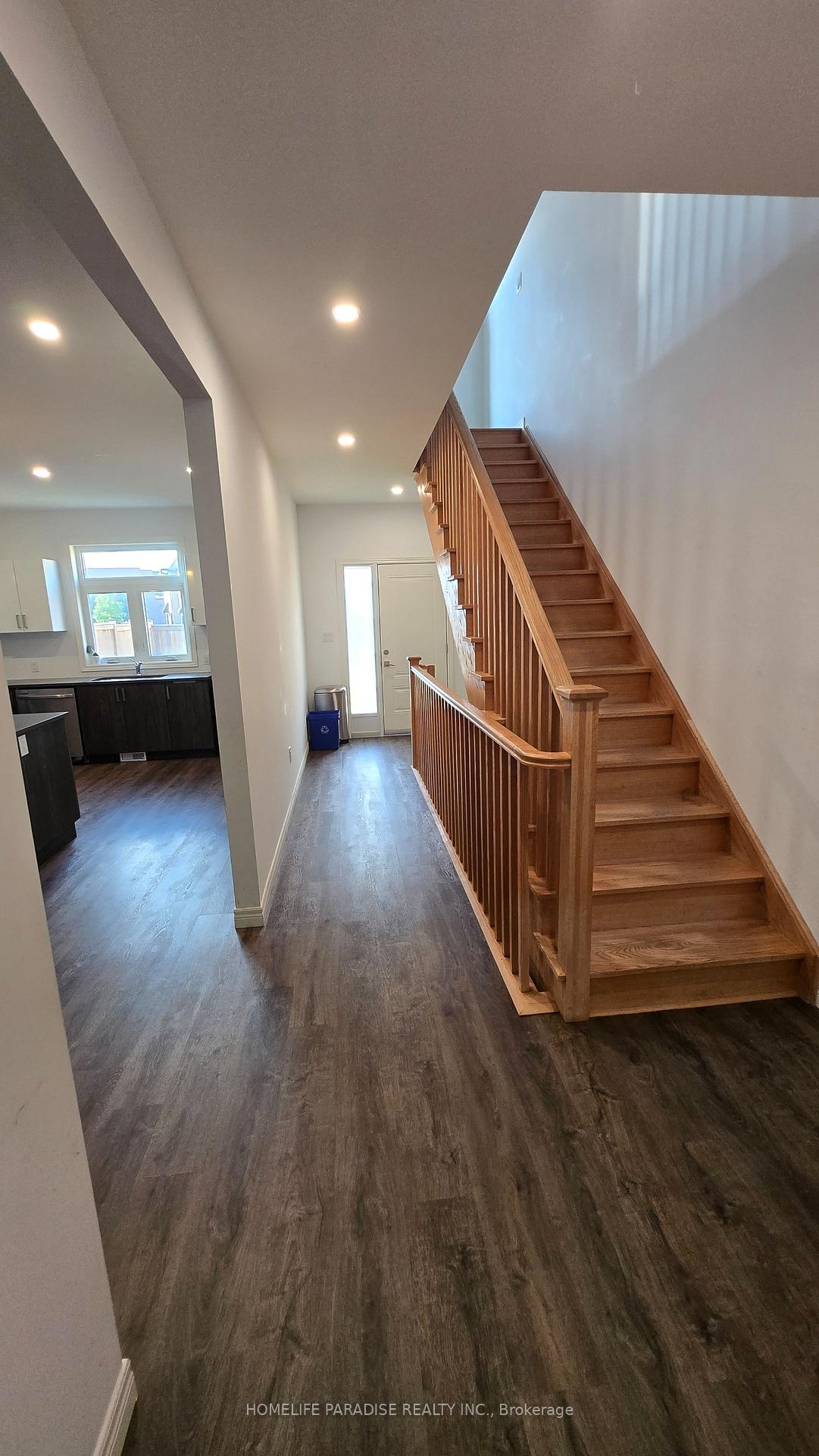Photo 15 of Unit 12, 125 Summerside Mews, Pelham, Fonthill — HOMEH