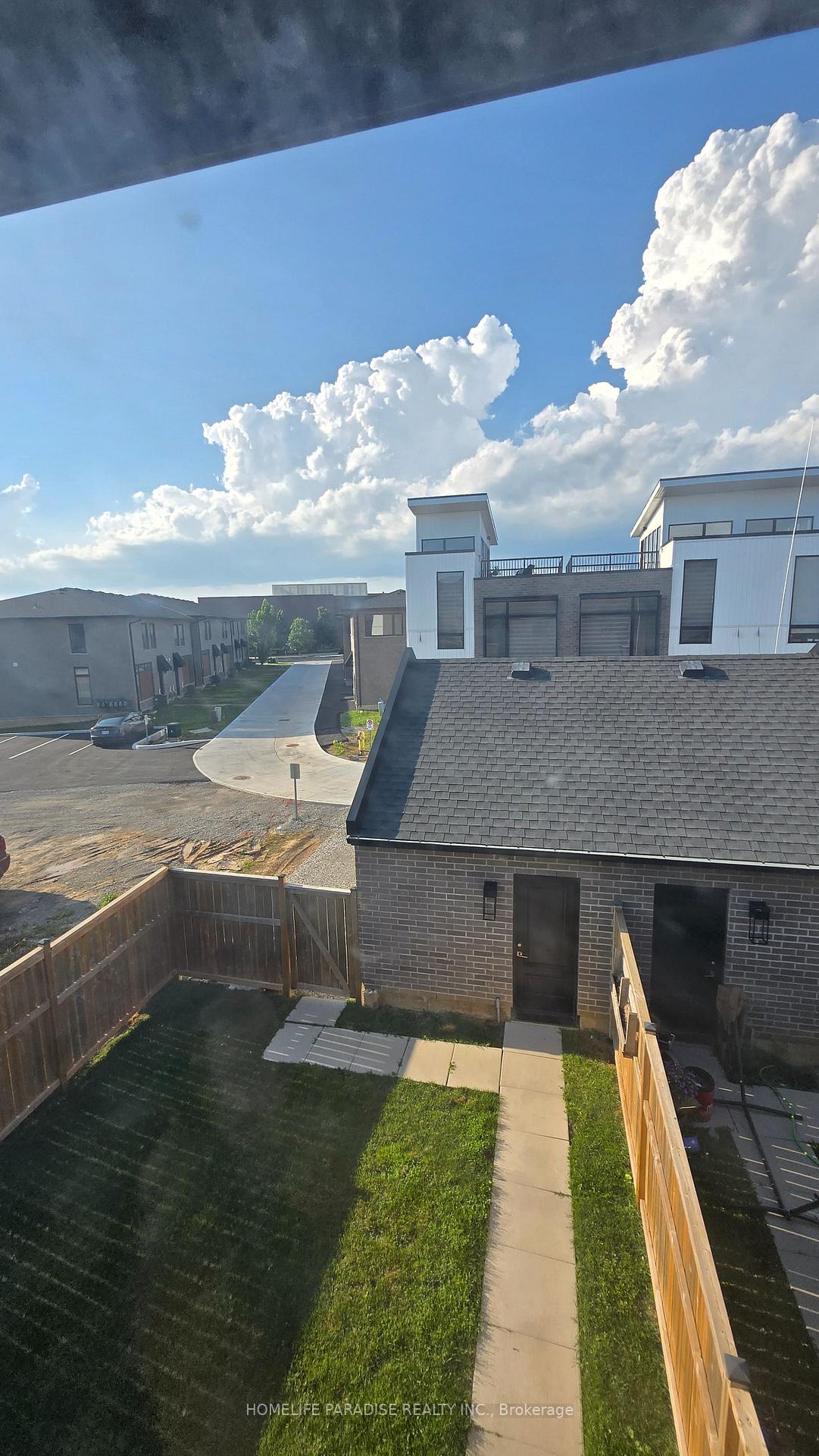 Photo 17 of Unit 12, 125 Summerside Mews, Pelham, Fonthill — HOMEH