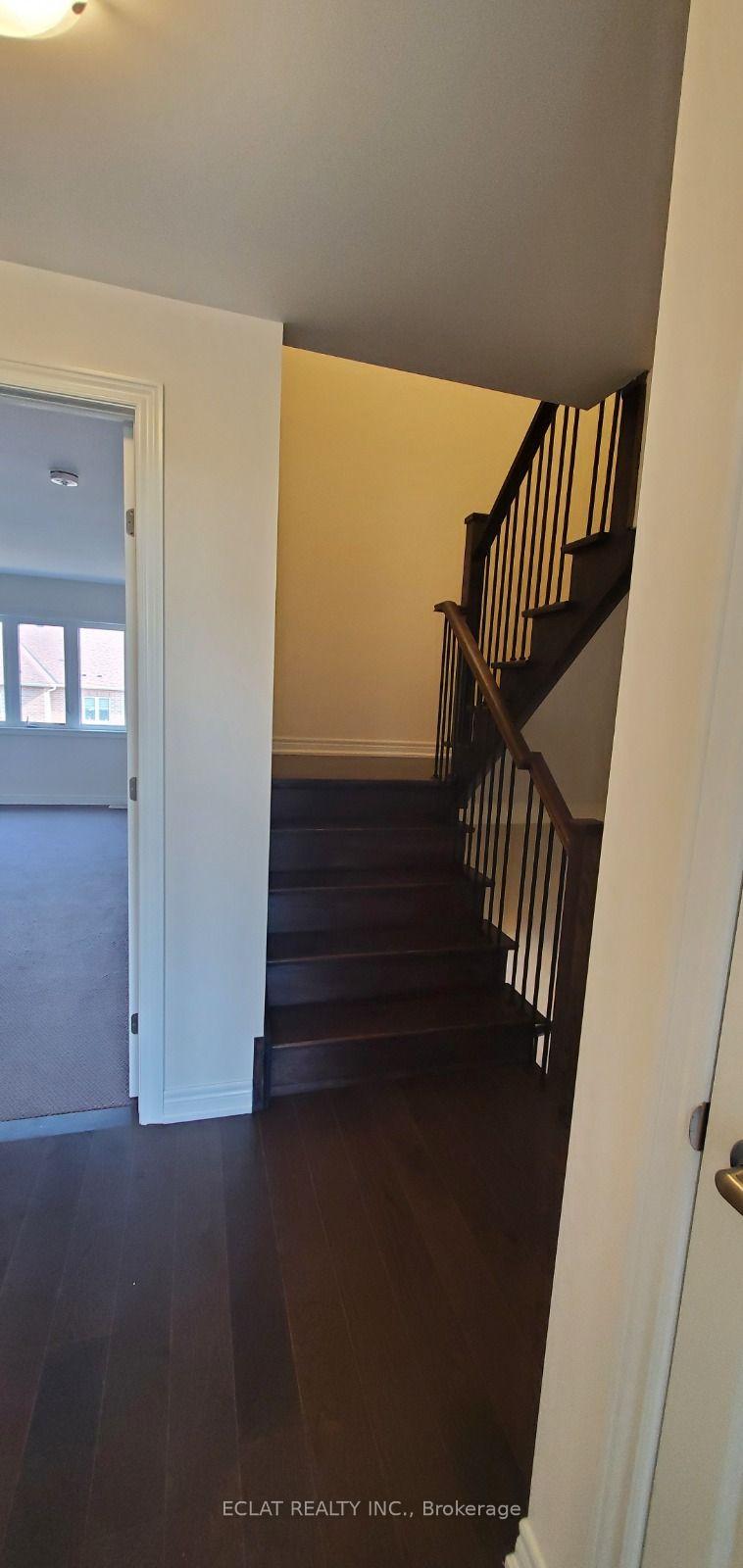 Photo 4 of 1071 Garner Road E, Hamilton, Ancaster — HOMEH