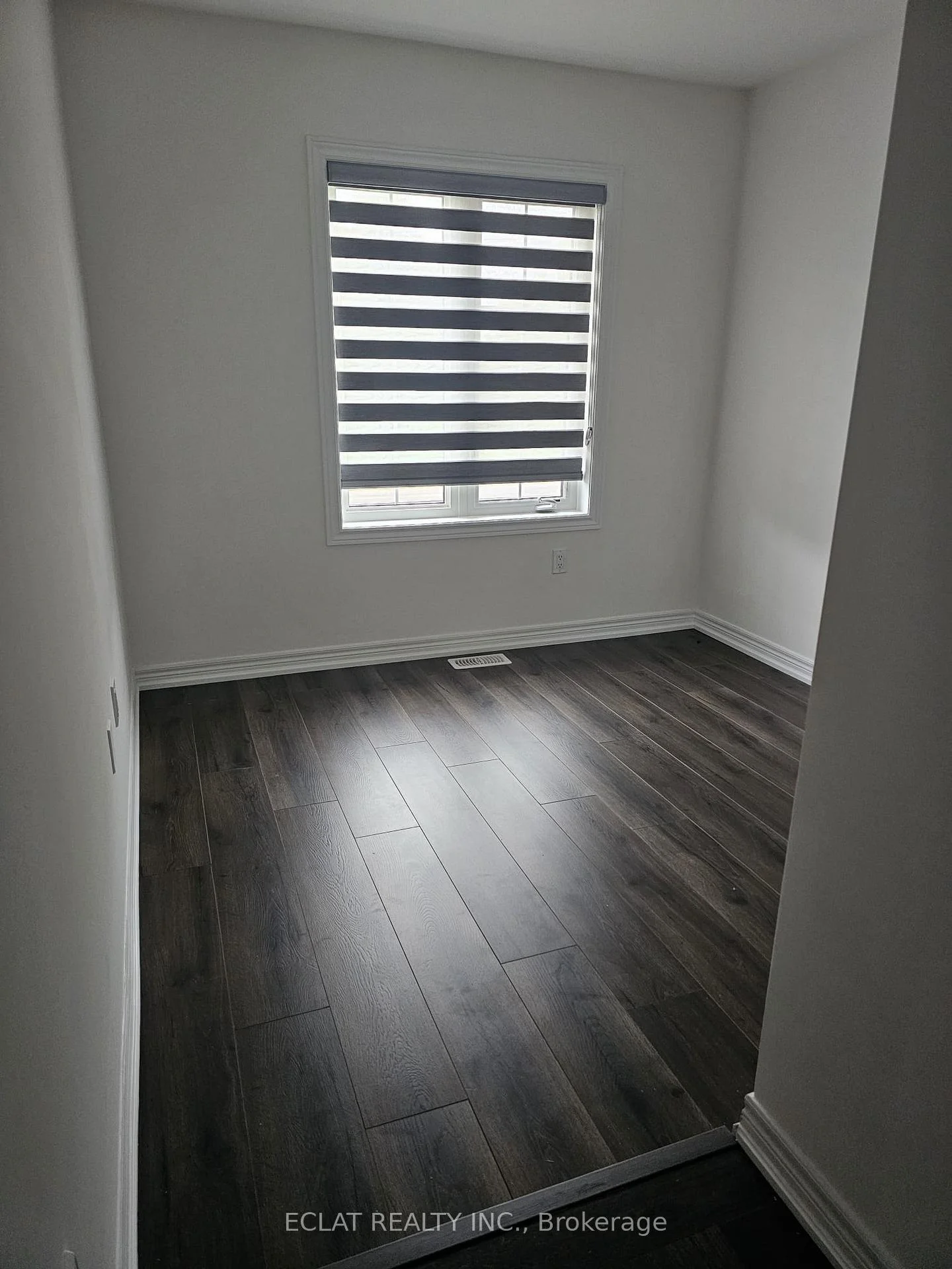 Photo 12 of 1071 Garner Road E, Hamilton, Ancaster — HOMEH