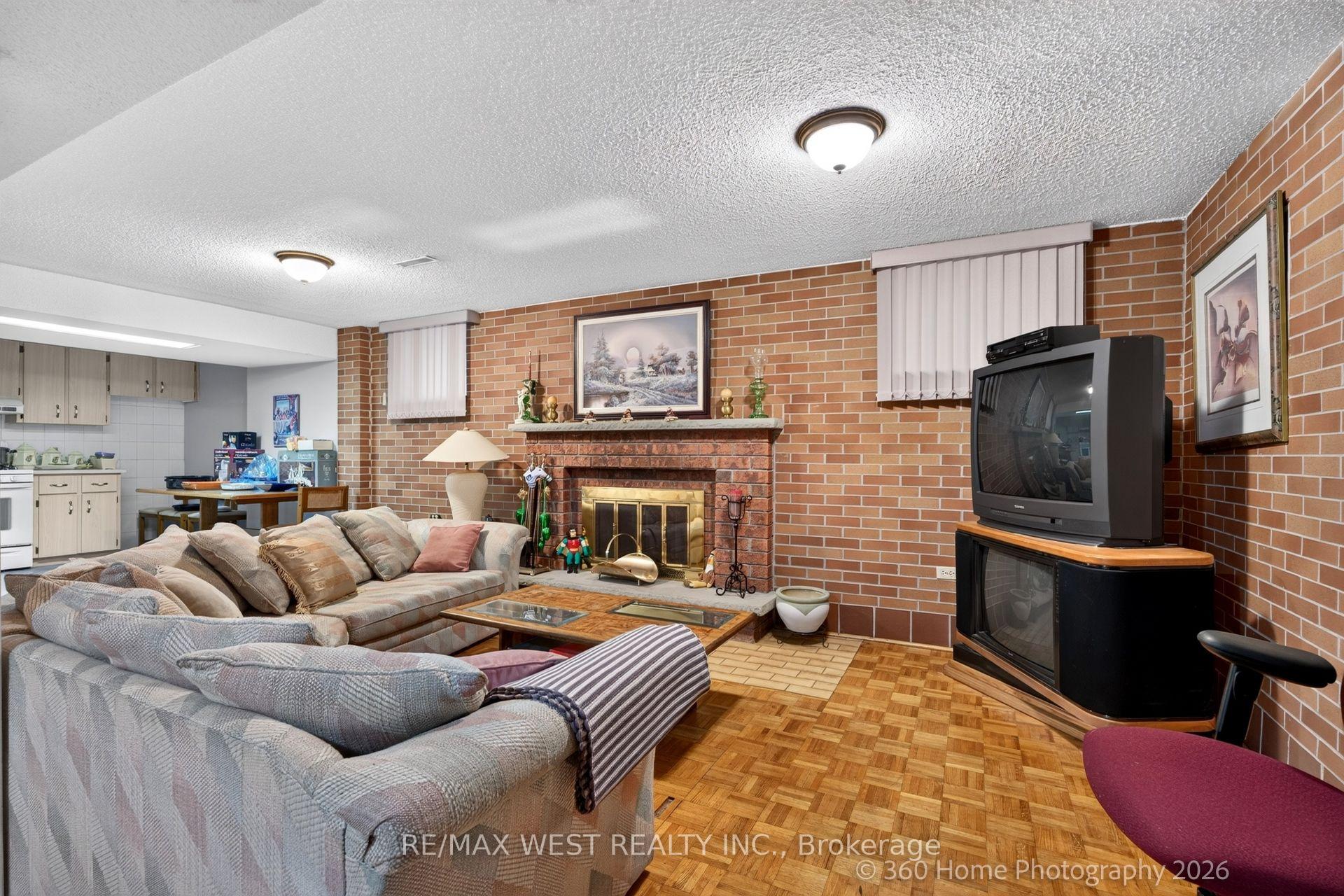 Photo 9 of 4157 Ottewell Crescent, Mississauga, Rathwood — HOMEH