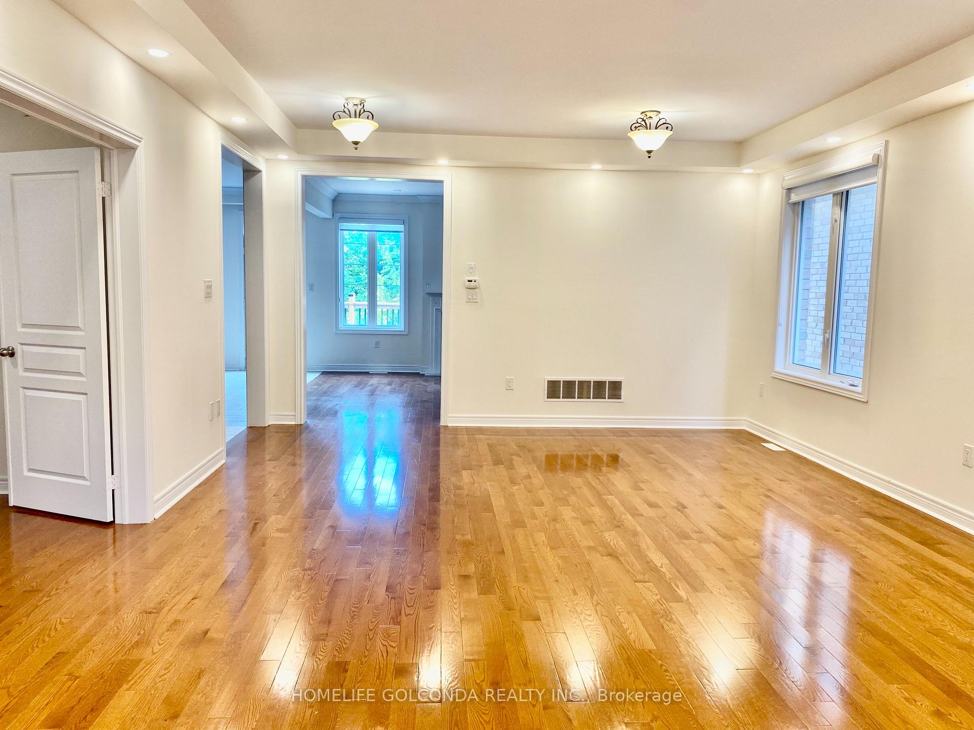 Photo 5 of 160 Chouinard Way, Aurora, Rural Aurora — HOMEH